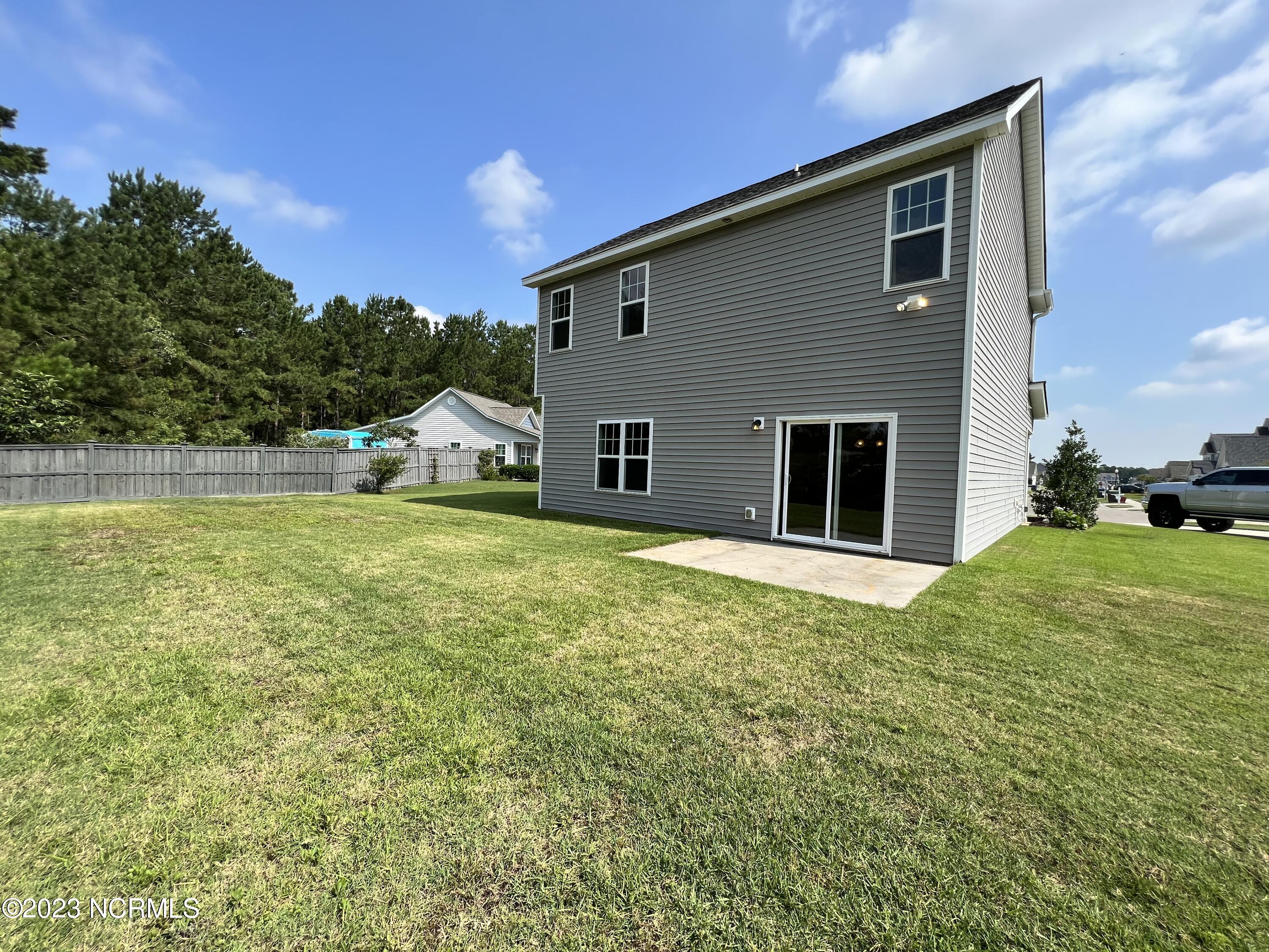 100559213 | Photo 23