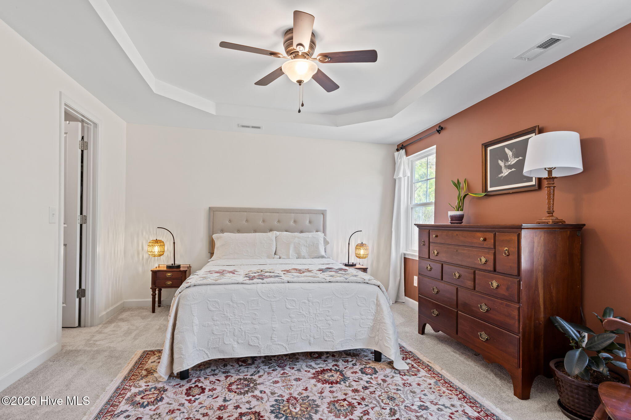 100563188 | Photo 19