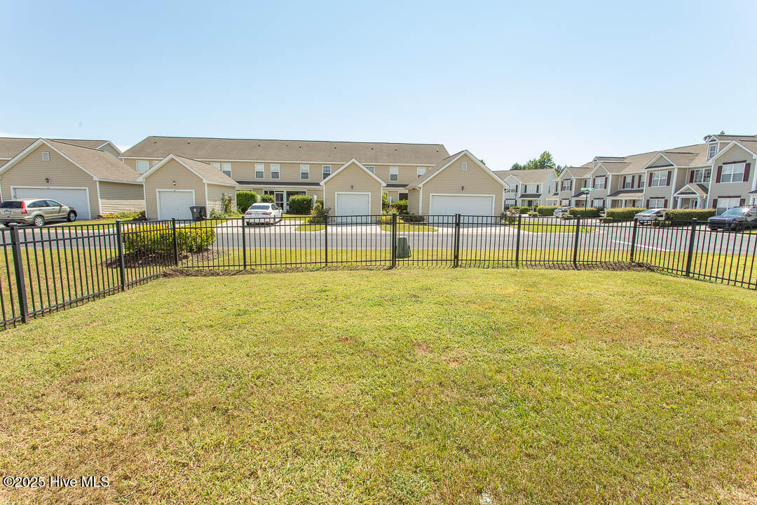 100529598 | Photo 35