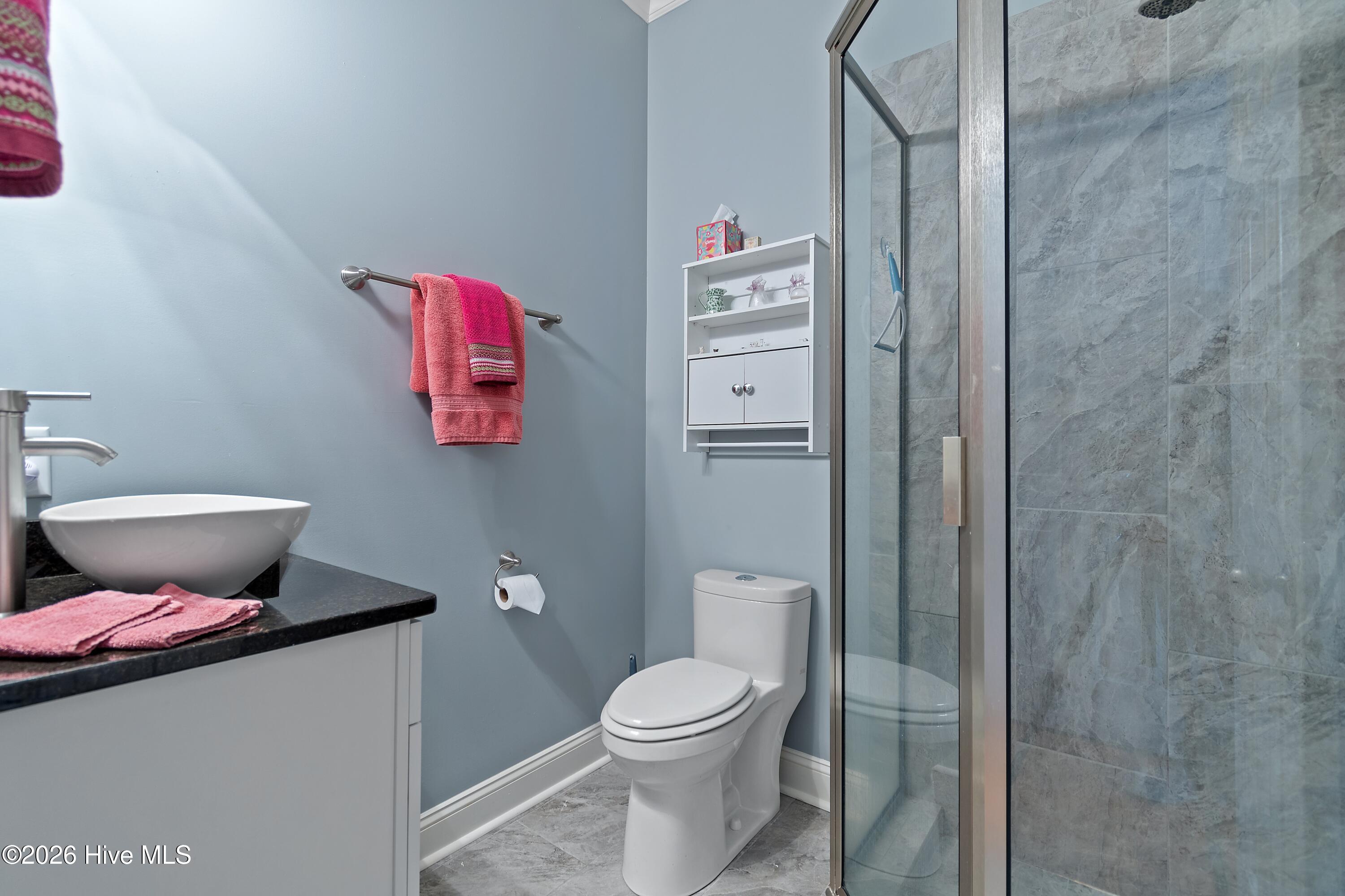 100561490 | Photo 34