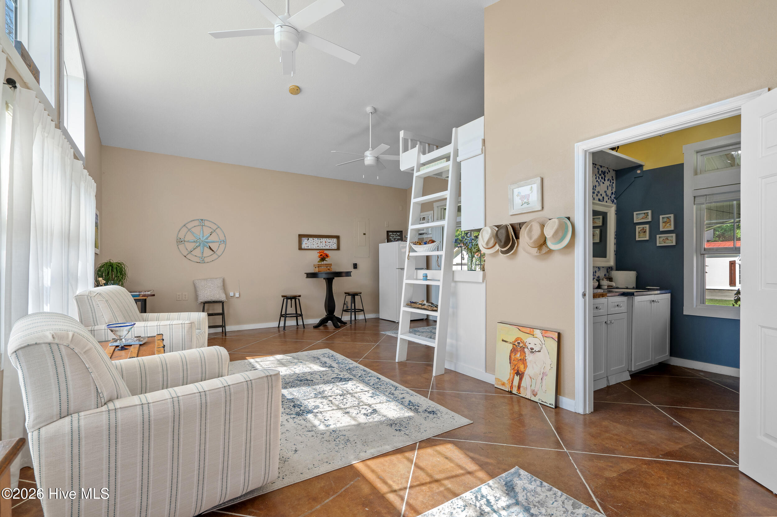 100548426 | Photo 43