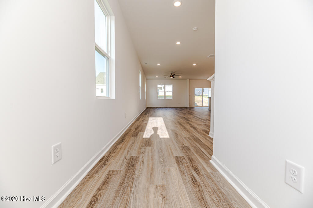 100557996 | Photo 16