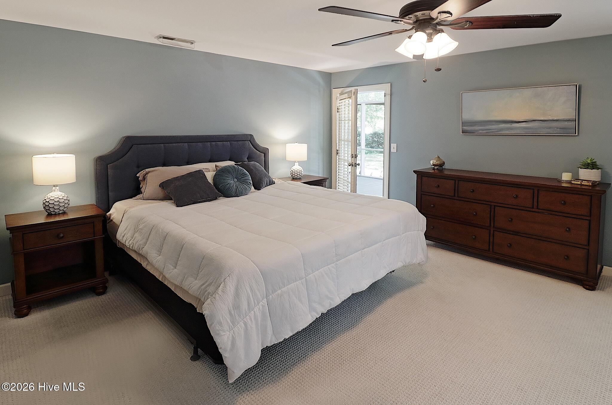 100569674 | Photo 14