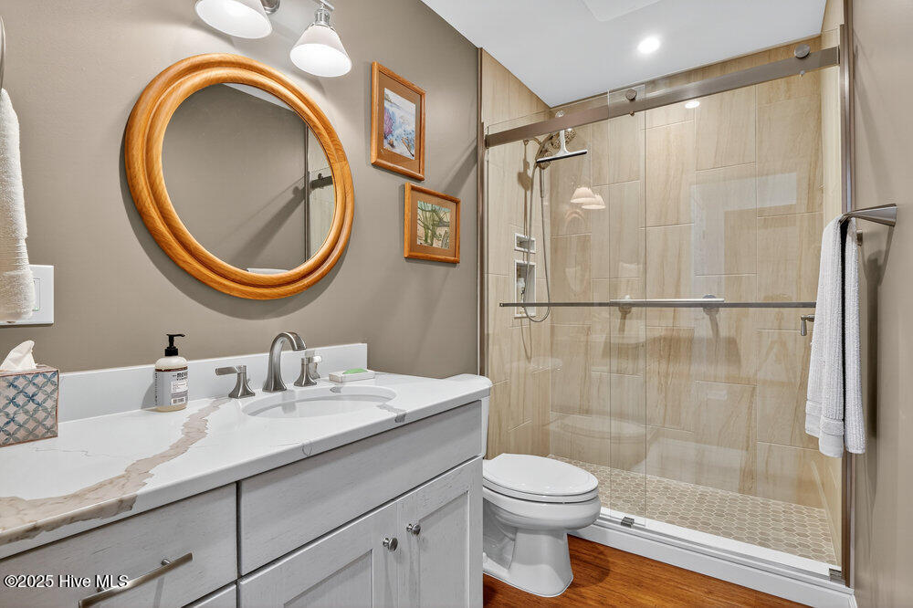 100526427 | Photo 19