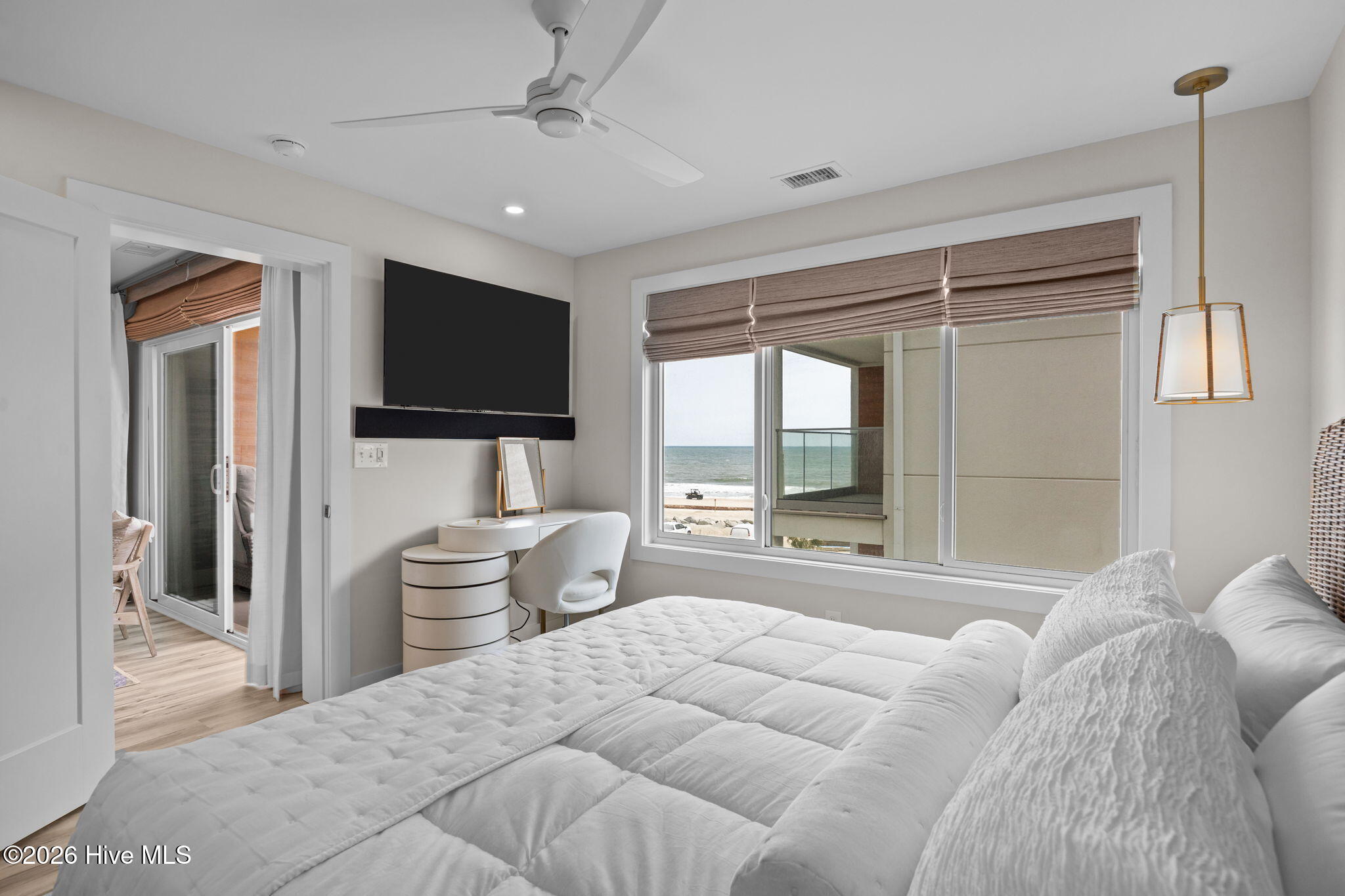 100566636 | Photo 28