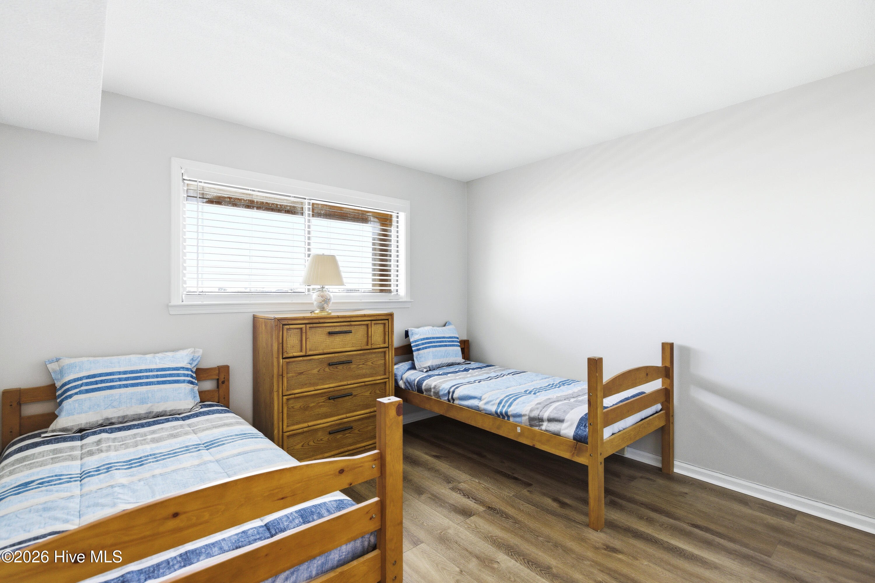 100567945 | Photo 14