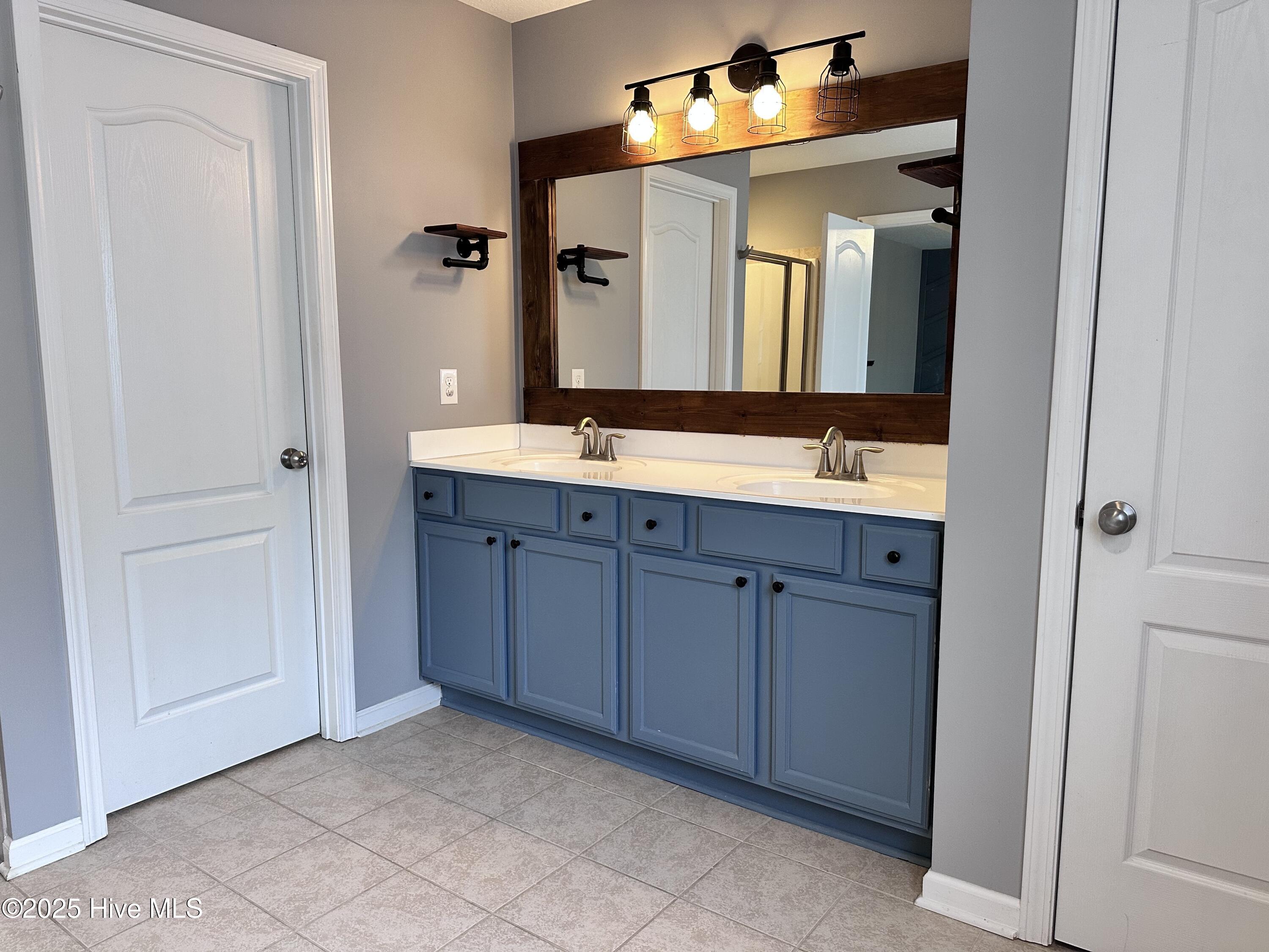 100542774 | Photo 17