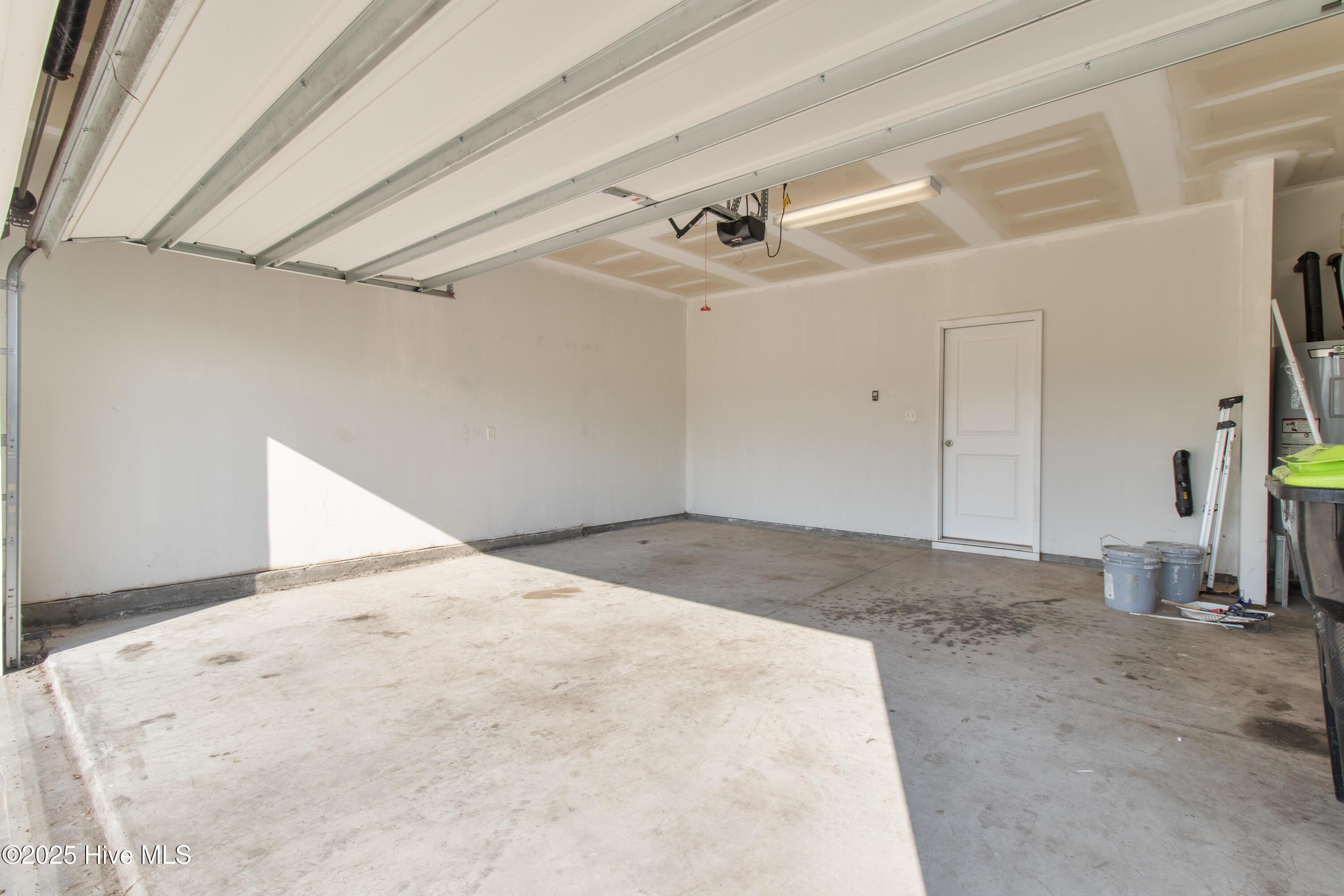 100525996 | Photo 34