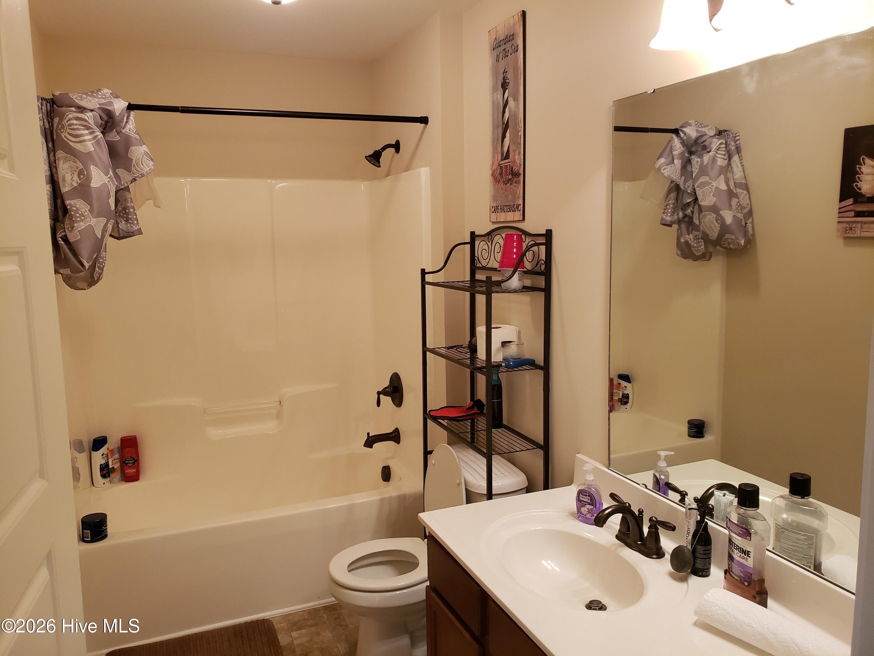 100569044 | Photo 11