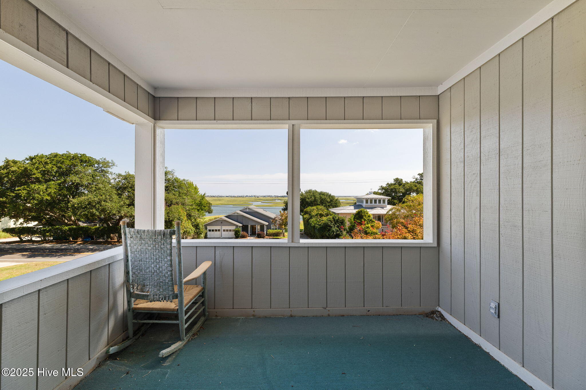 100531930 | Photo 33