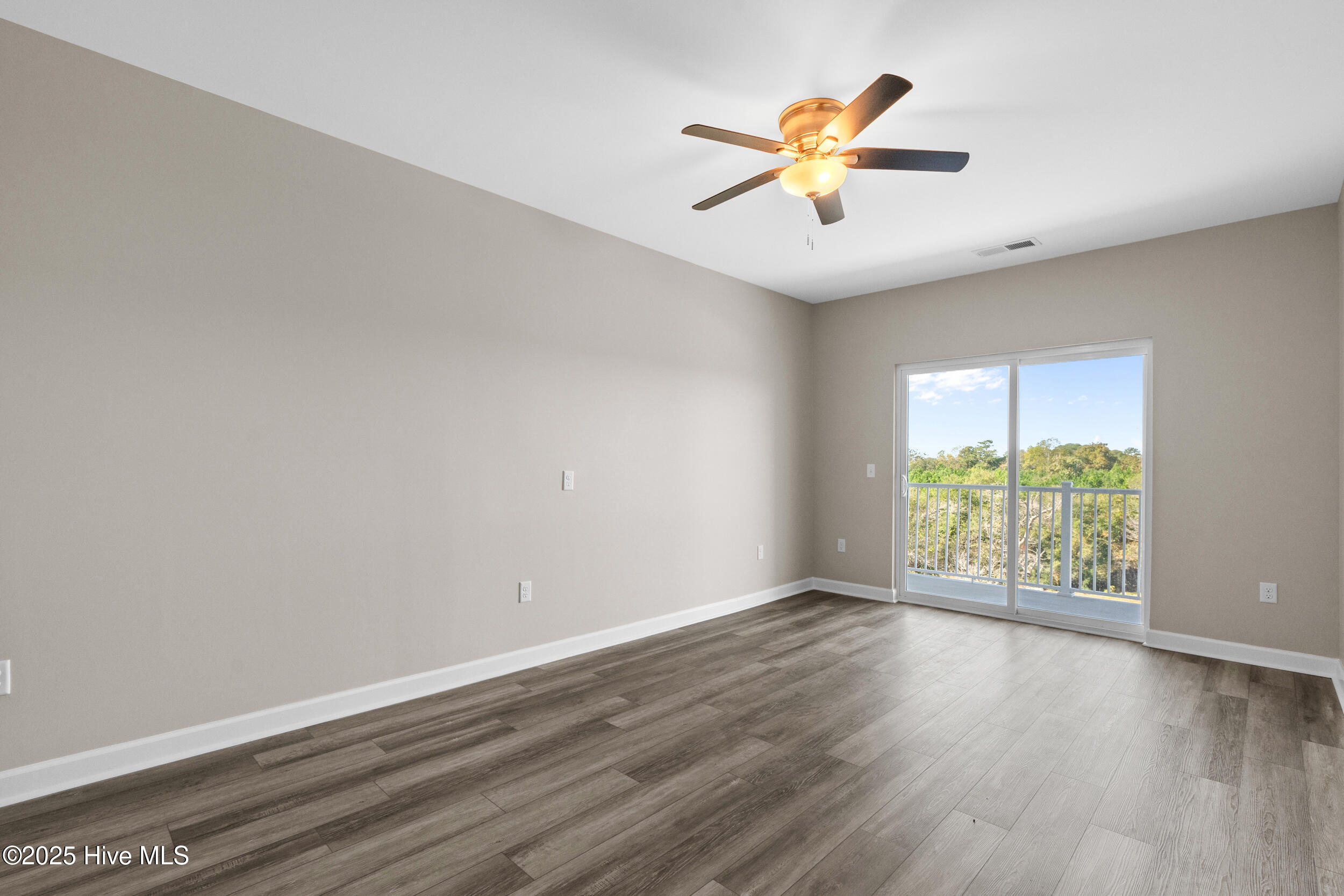 100539036 | Photo 28