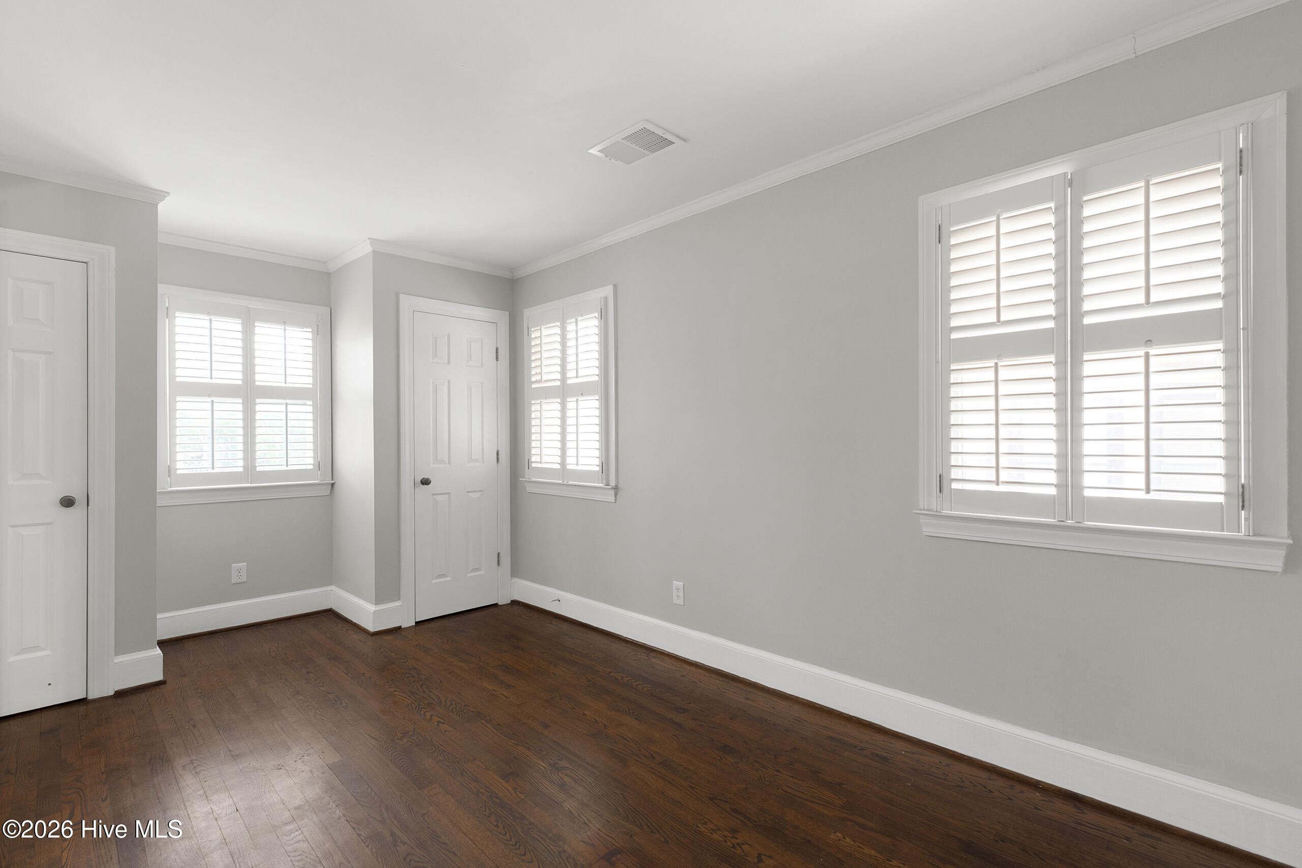 100555929 | Photo 23