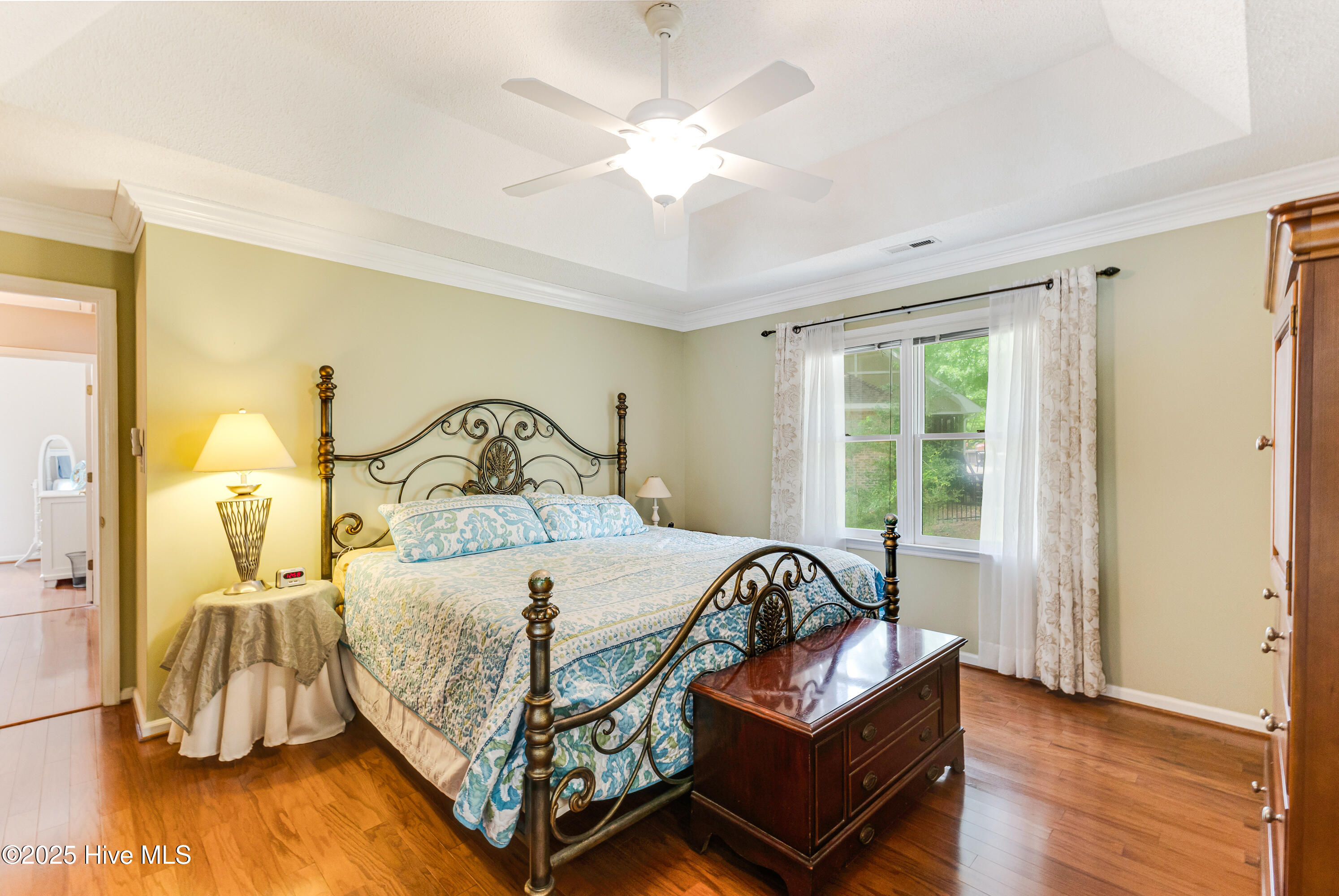 100508279 | Photo 26