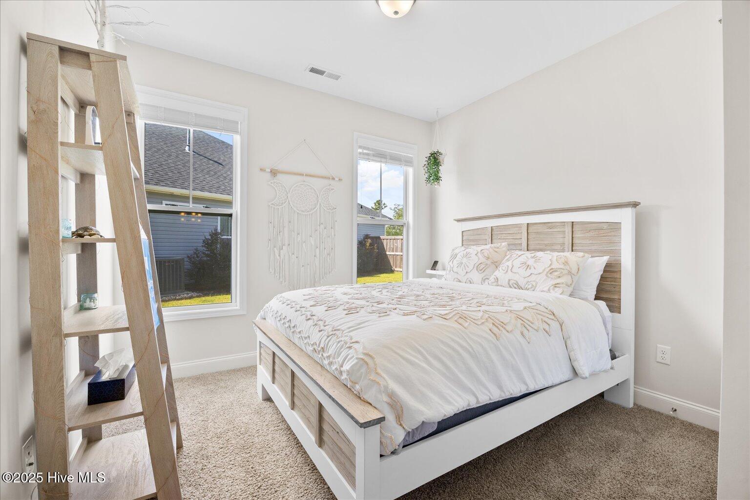 100549643 | Photo 24