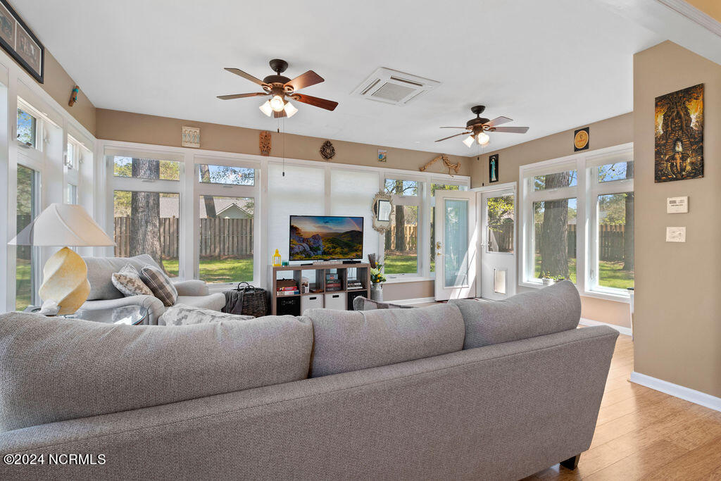 100560006 | Photo 16