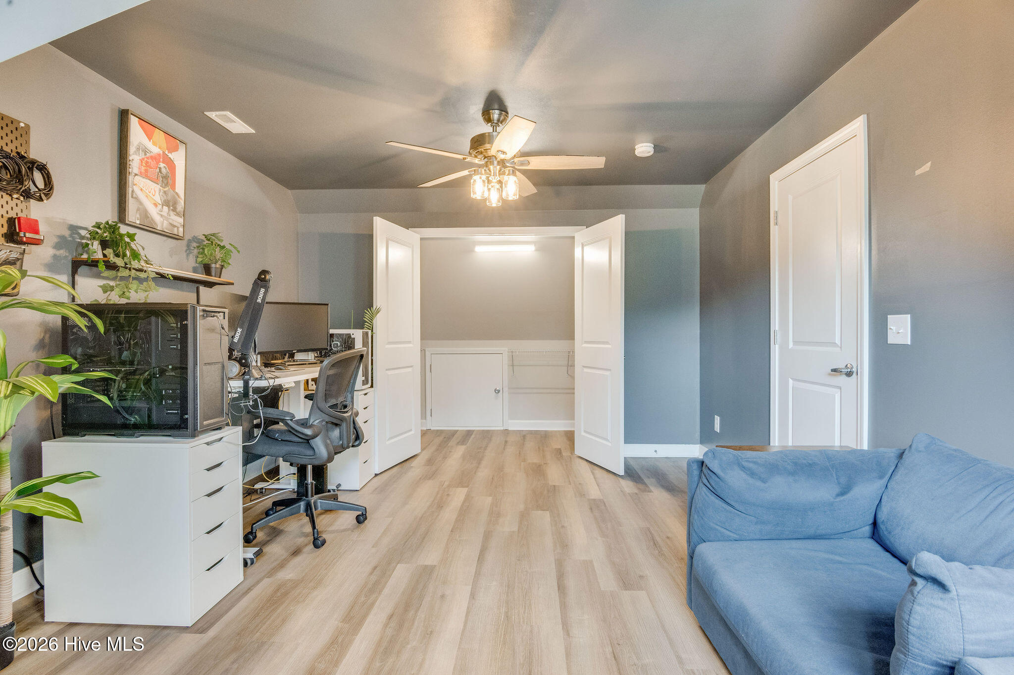 100559948 | Photo 27