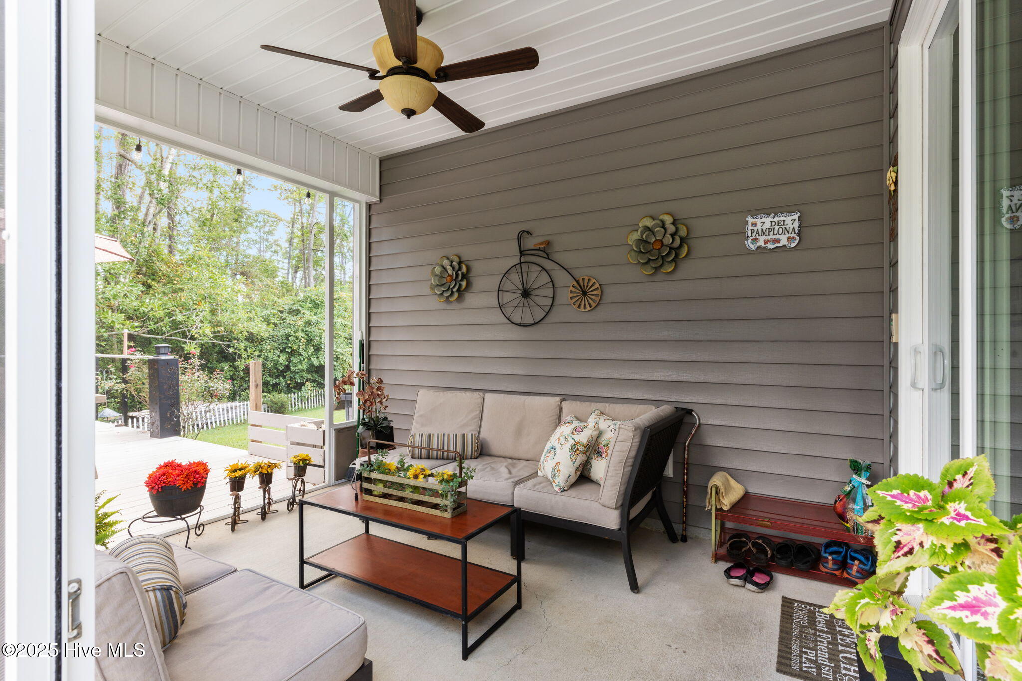 100531628 | Photo 15