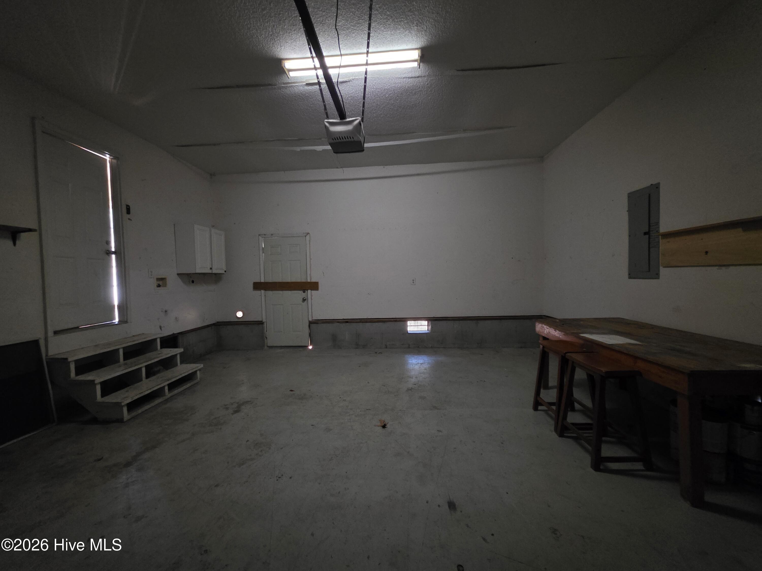 100556255 | Photo 33