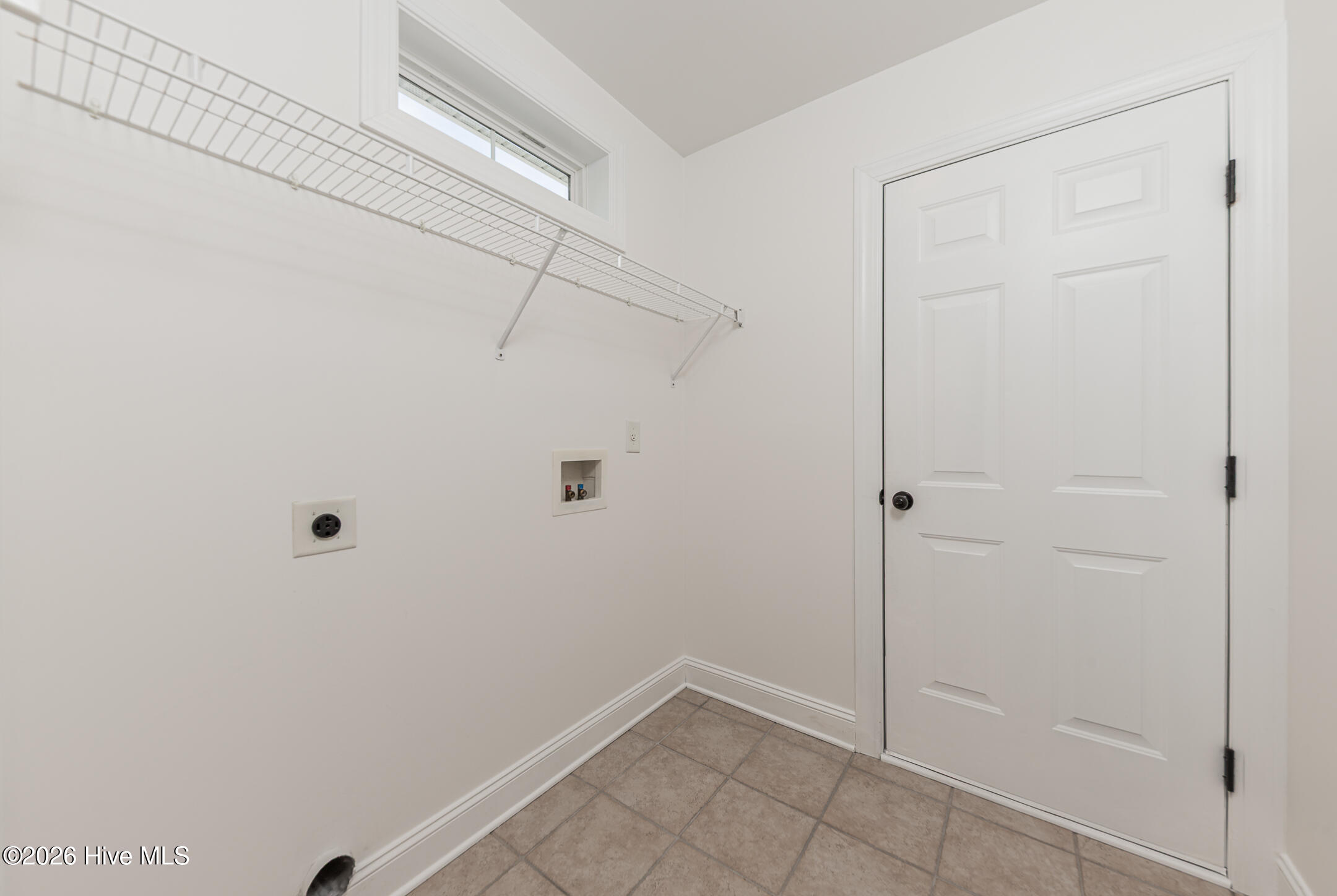 100566489 | Photo 14