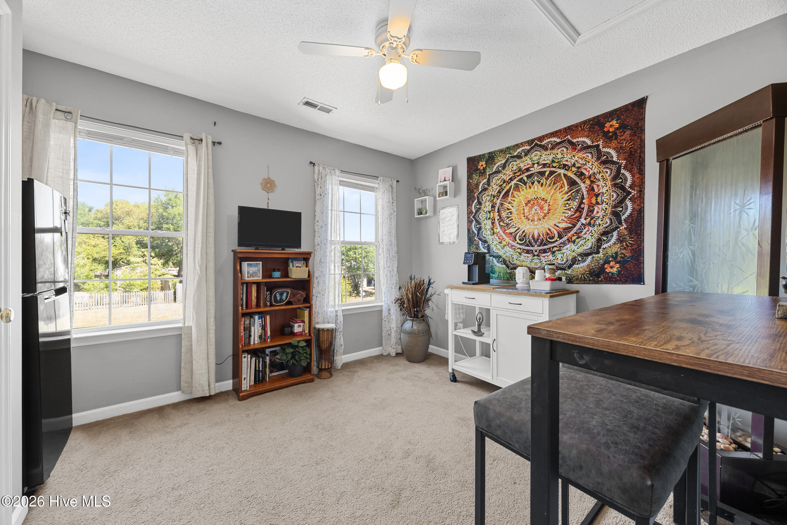 100569282 | Photo 27