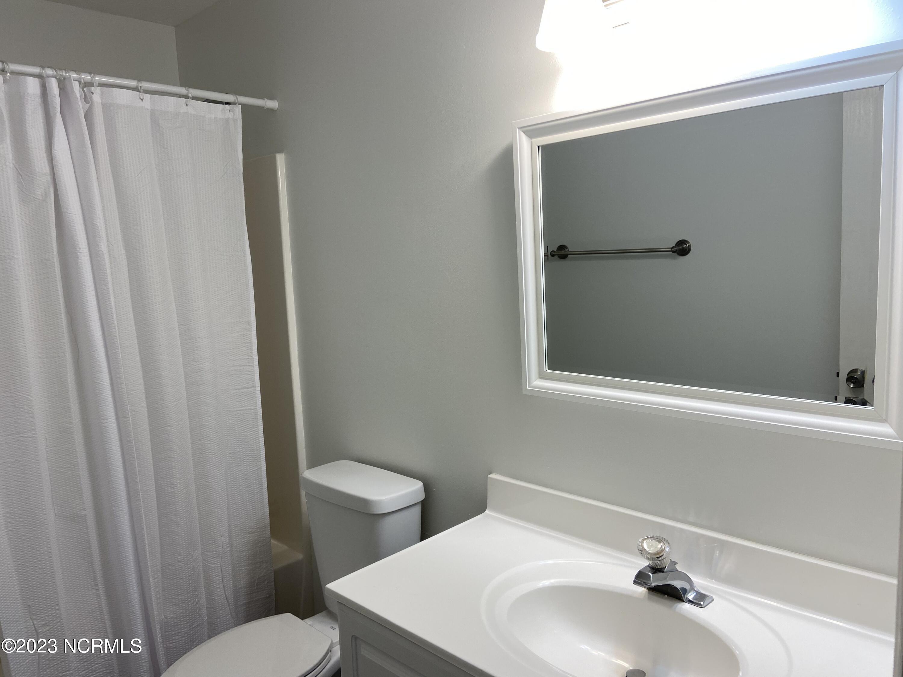 100533323 | Photo 23