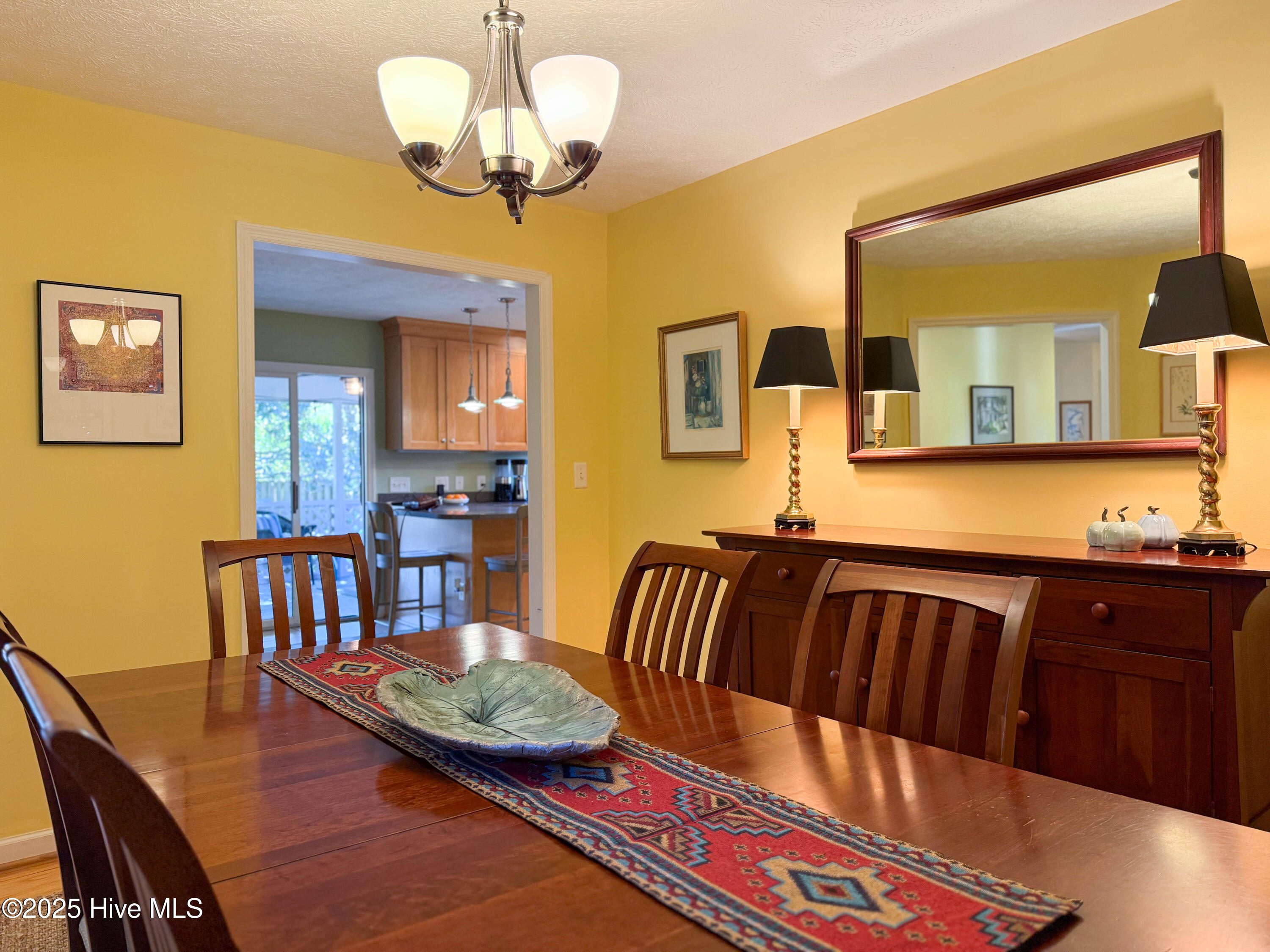 100538841 | Photo 19