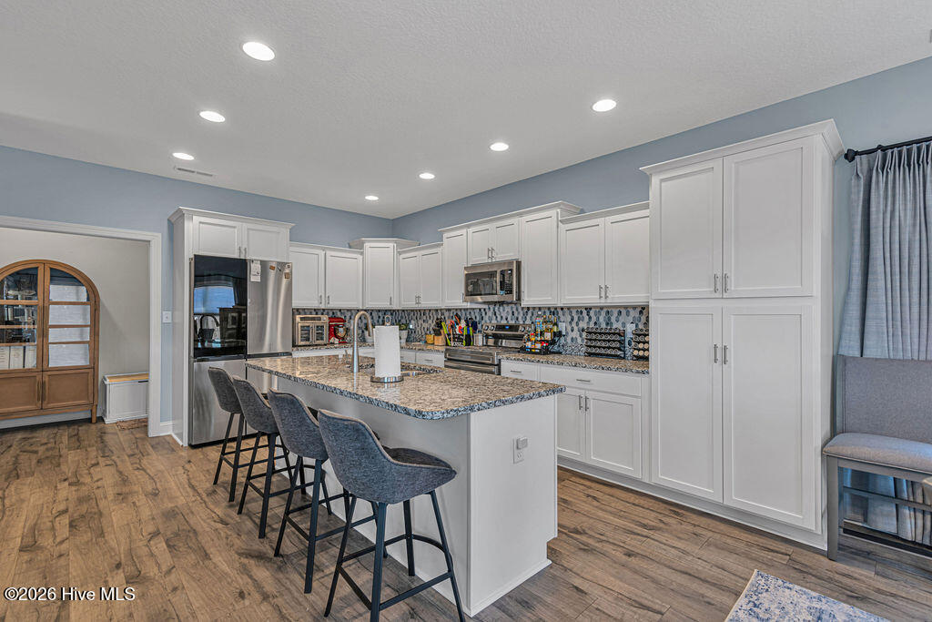 100549970 | Photo 11