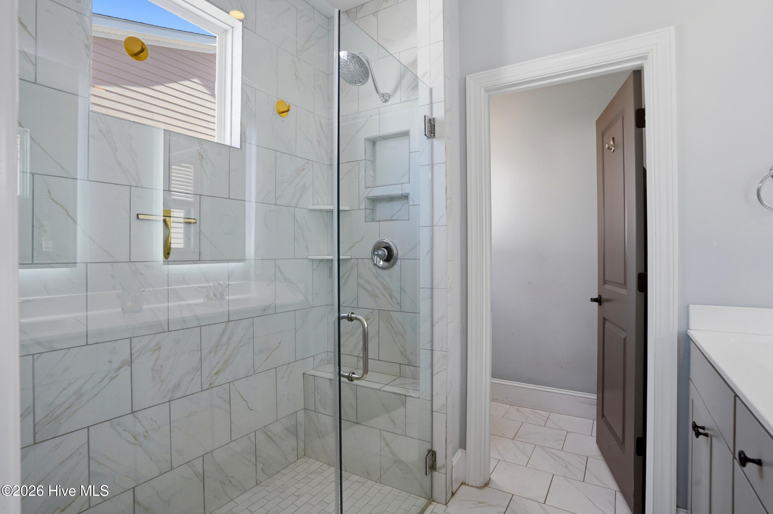 100564894 | Photo 19