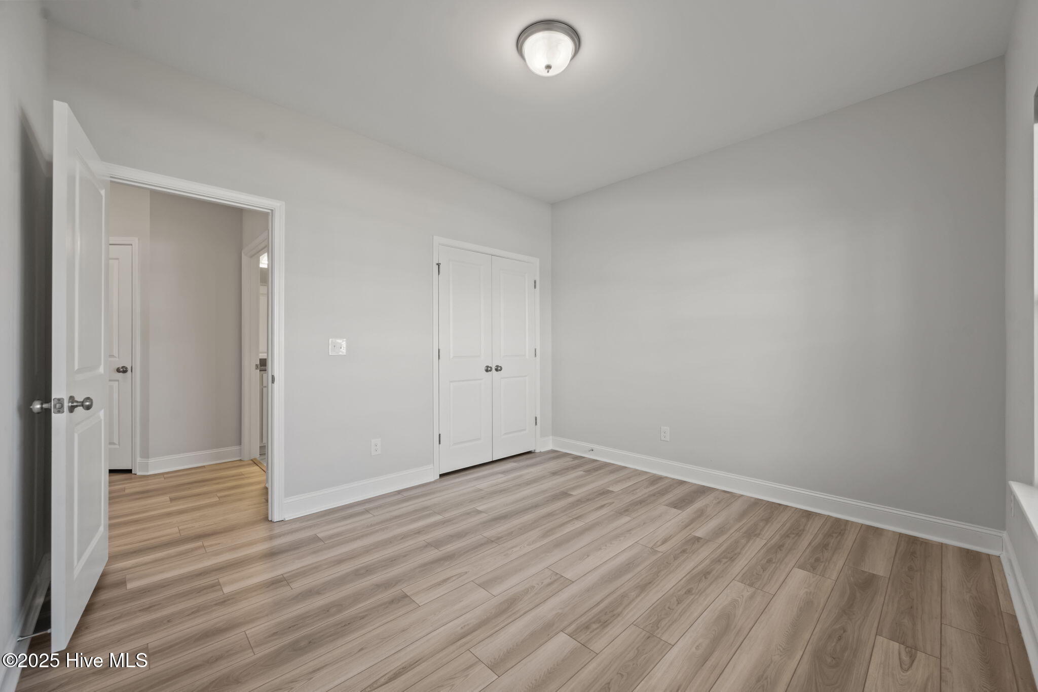 100529774 | Photo 13