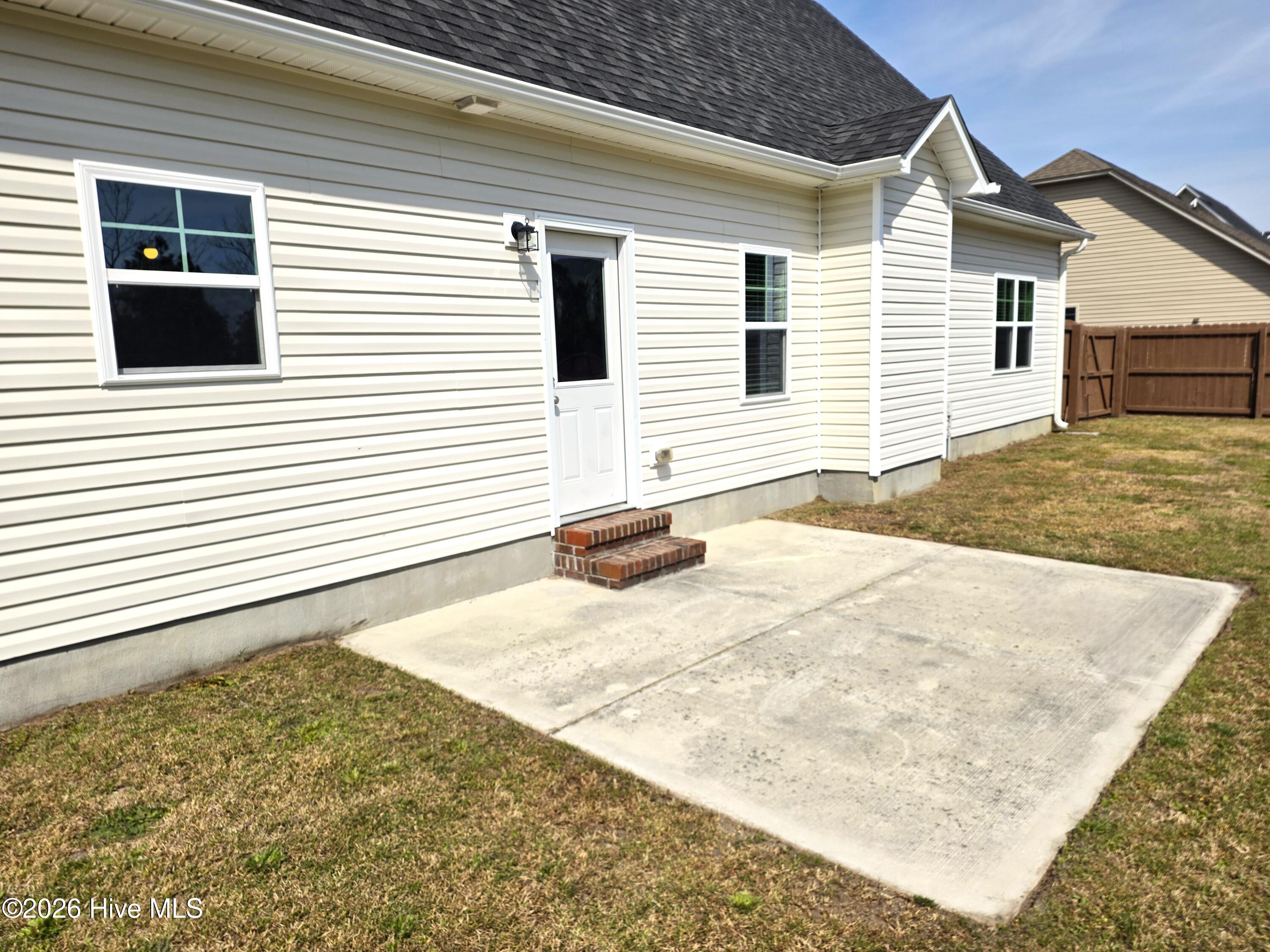 100527843 | Photo 69