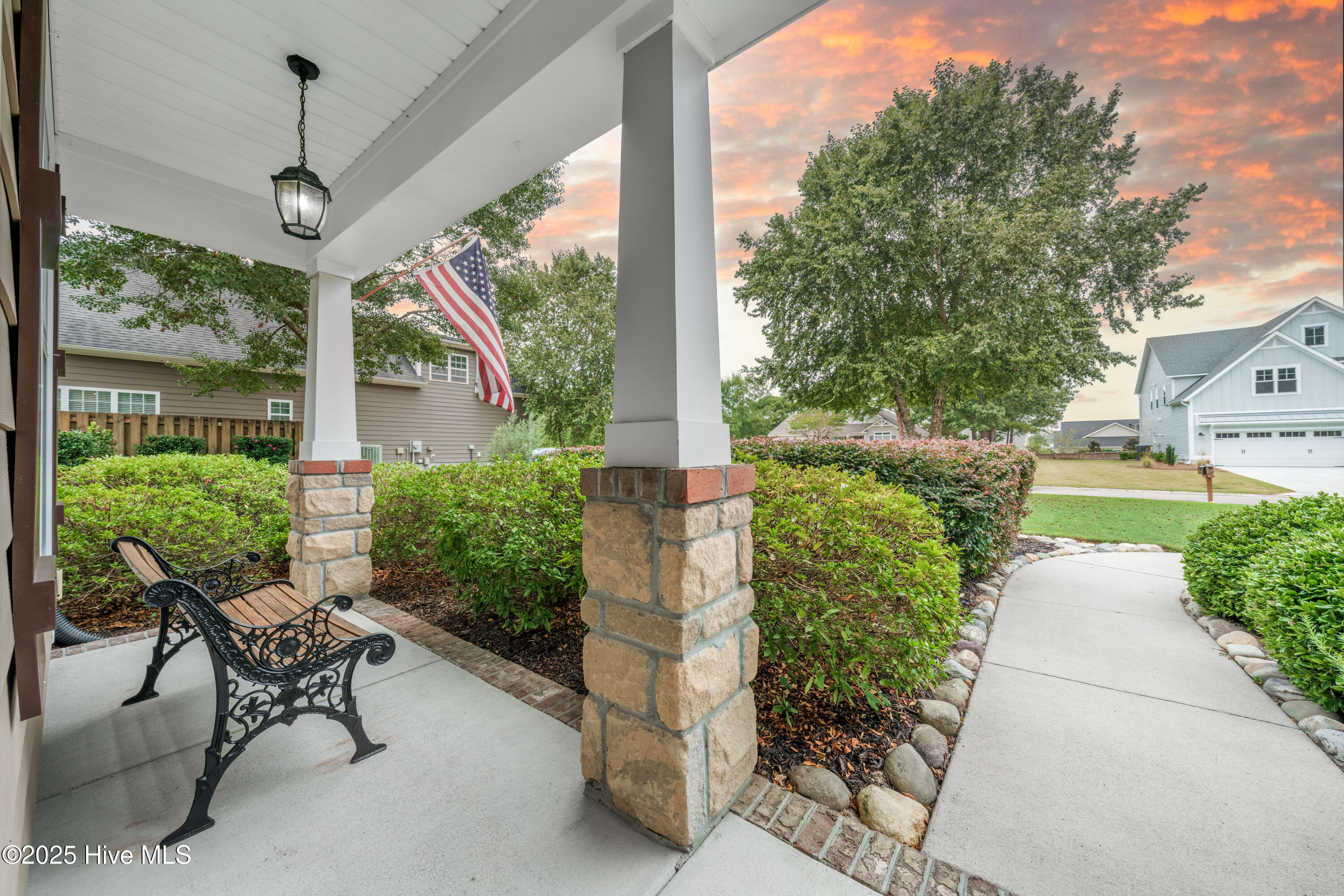 100532566 | Photo 46