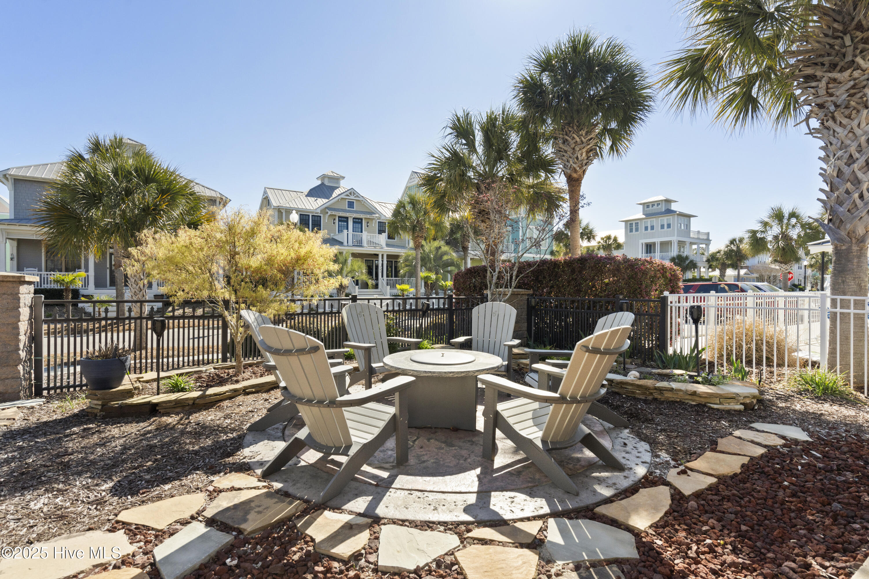 100498817 | Photo 106