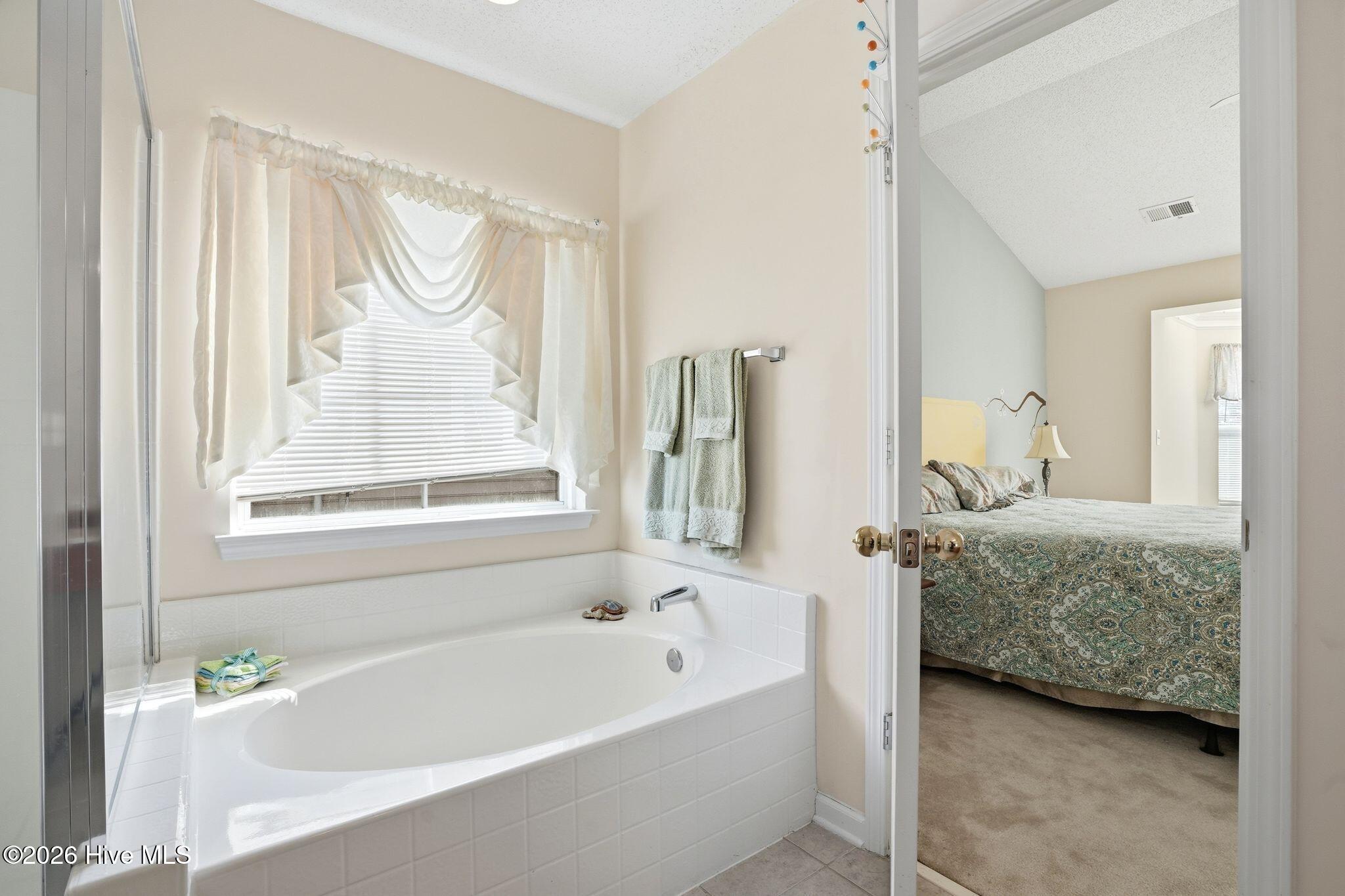 100560639 | Photo 27