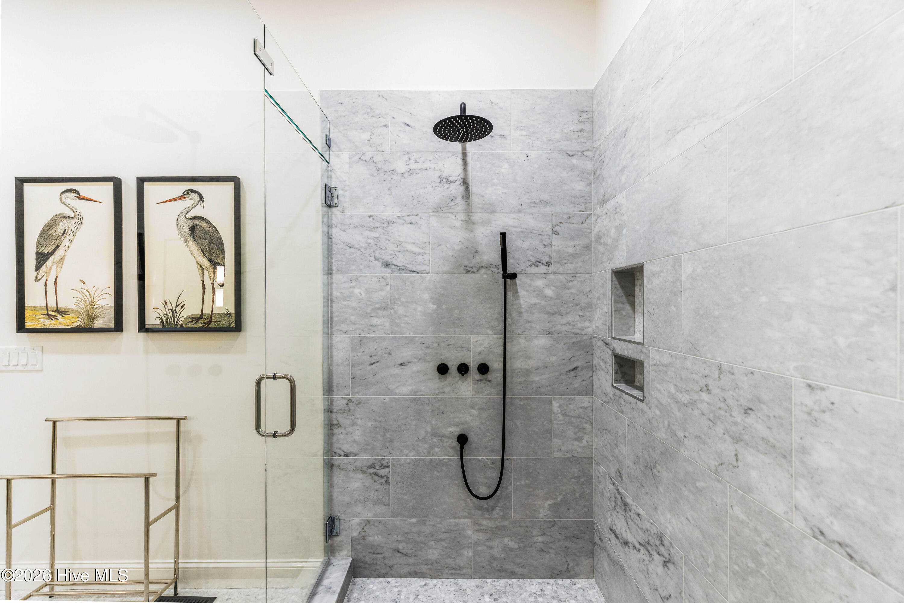 100555813 | Photo 46