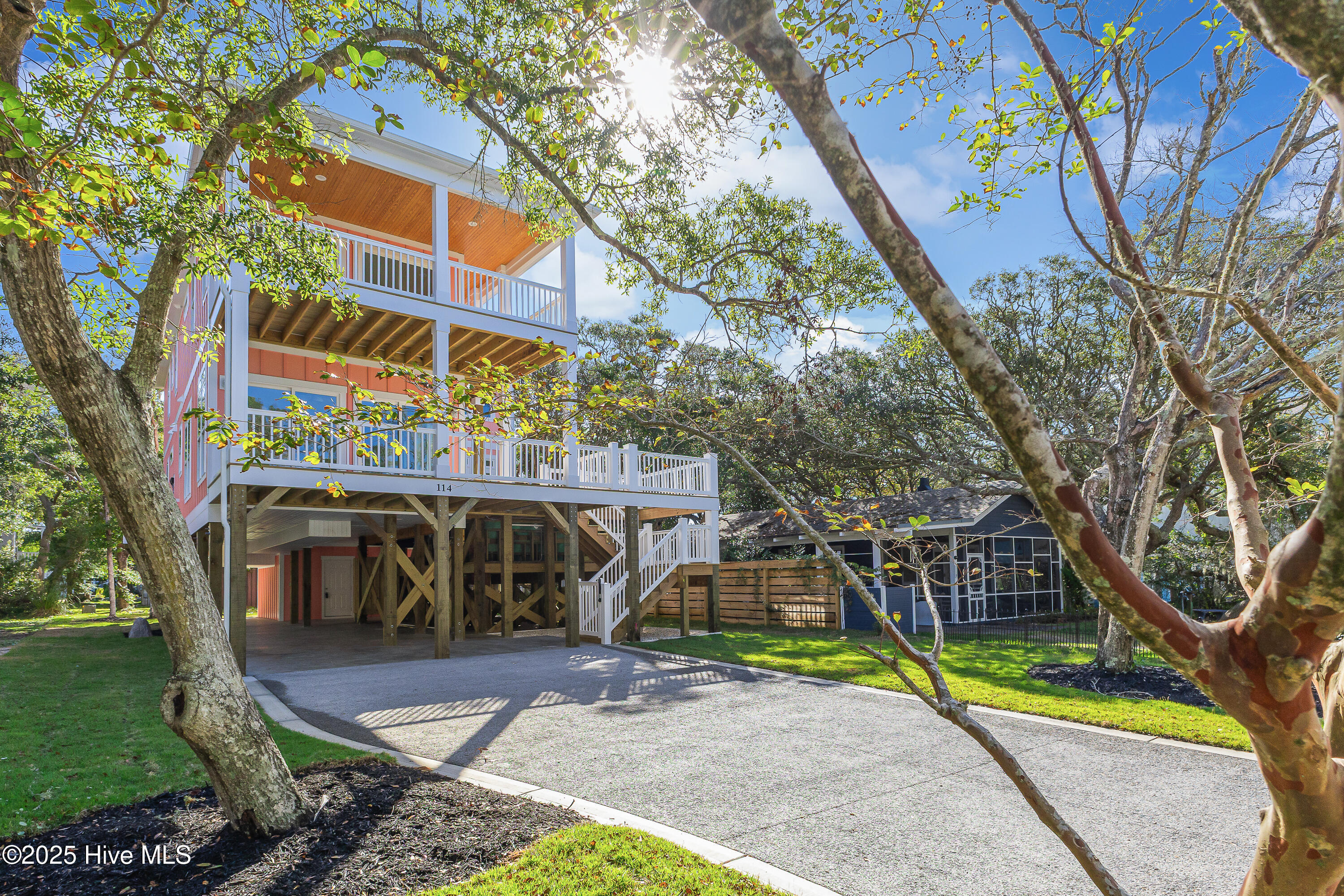 100535613 | Photo 58