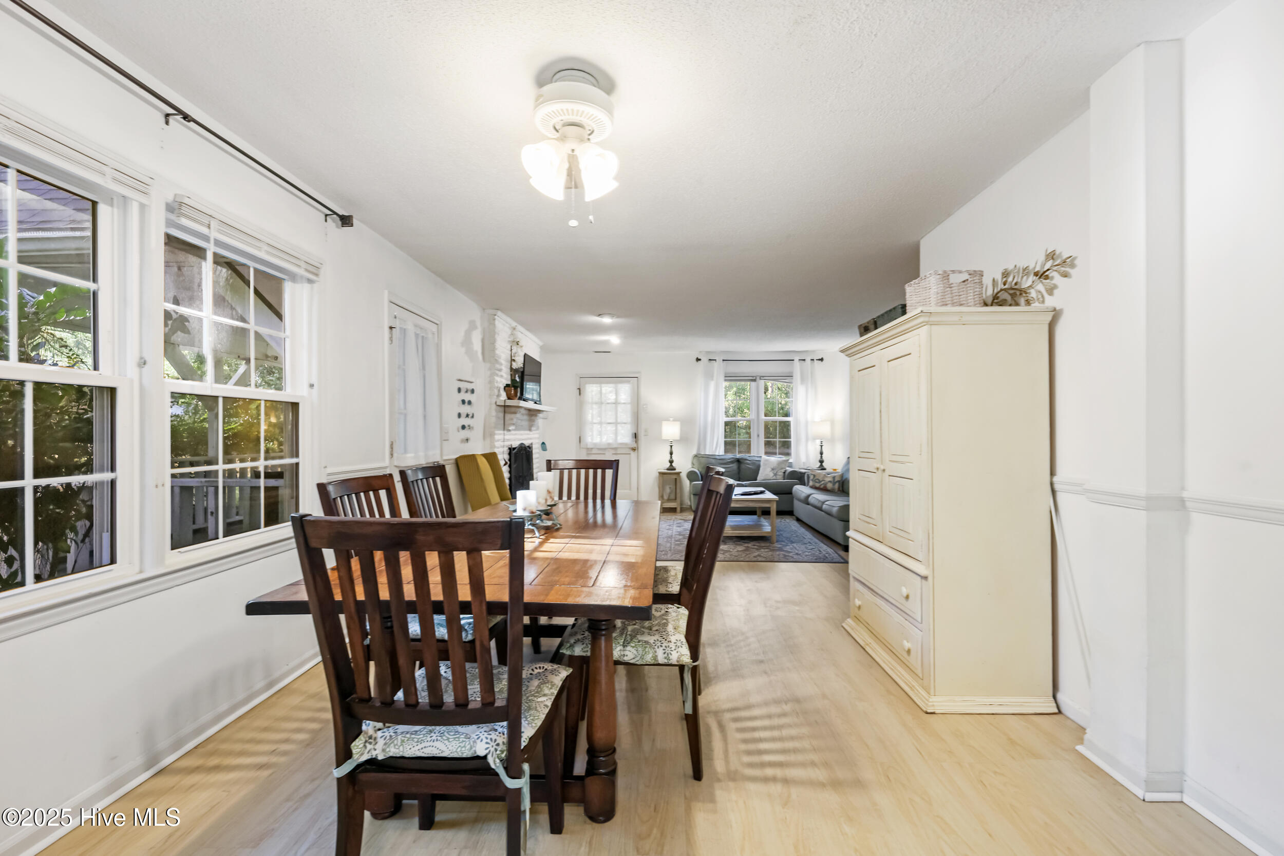 100537858 | Photo 11