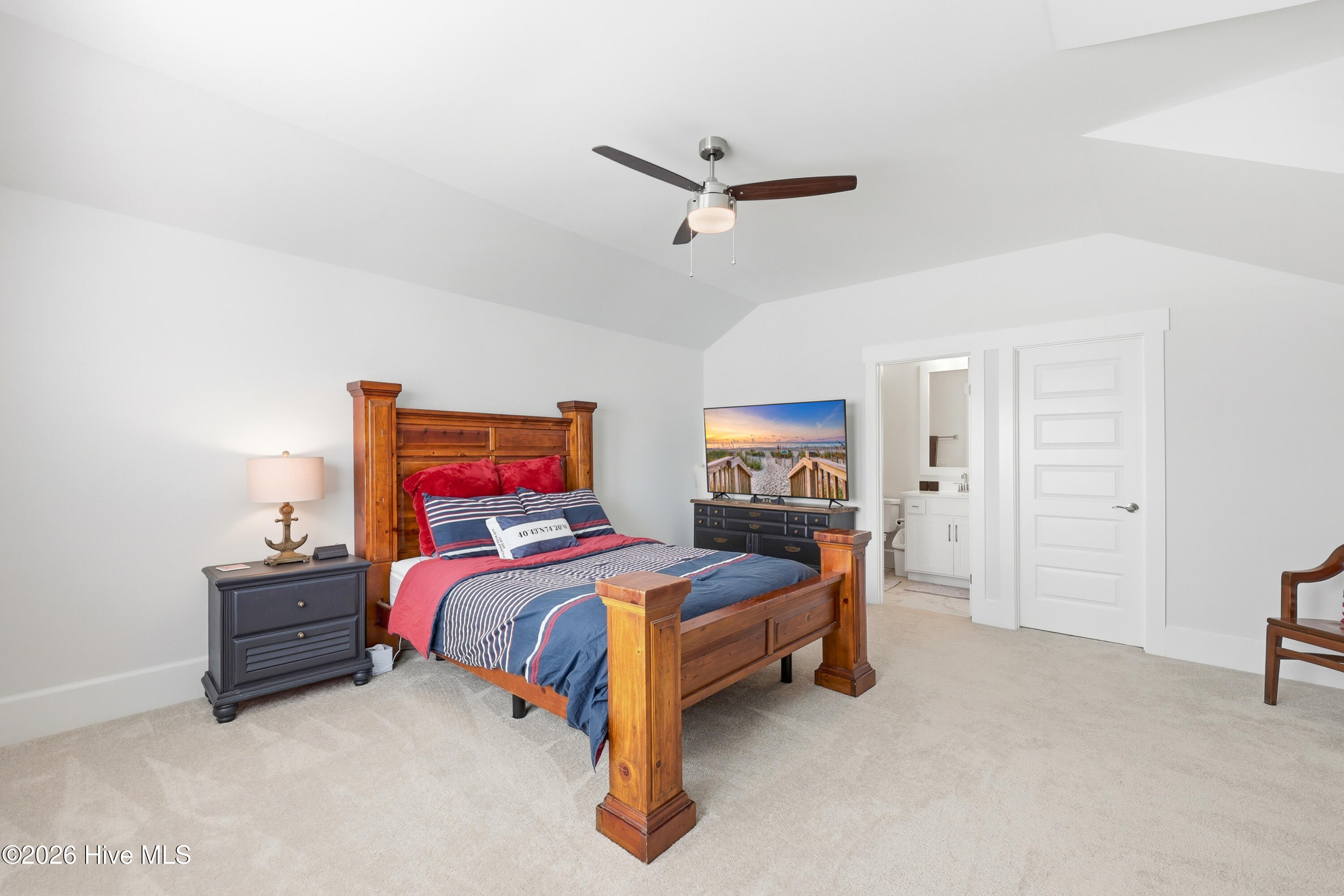 100564440 | Photo 26