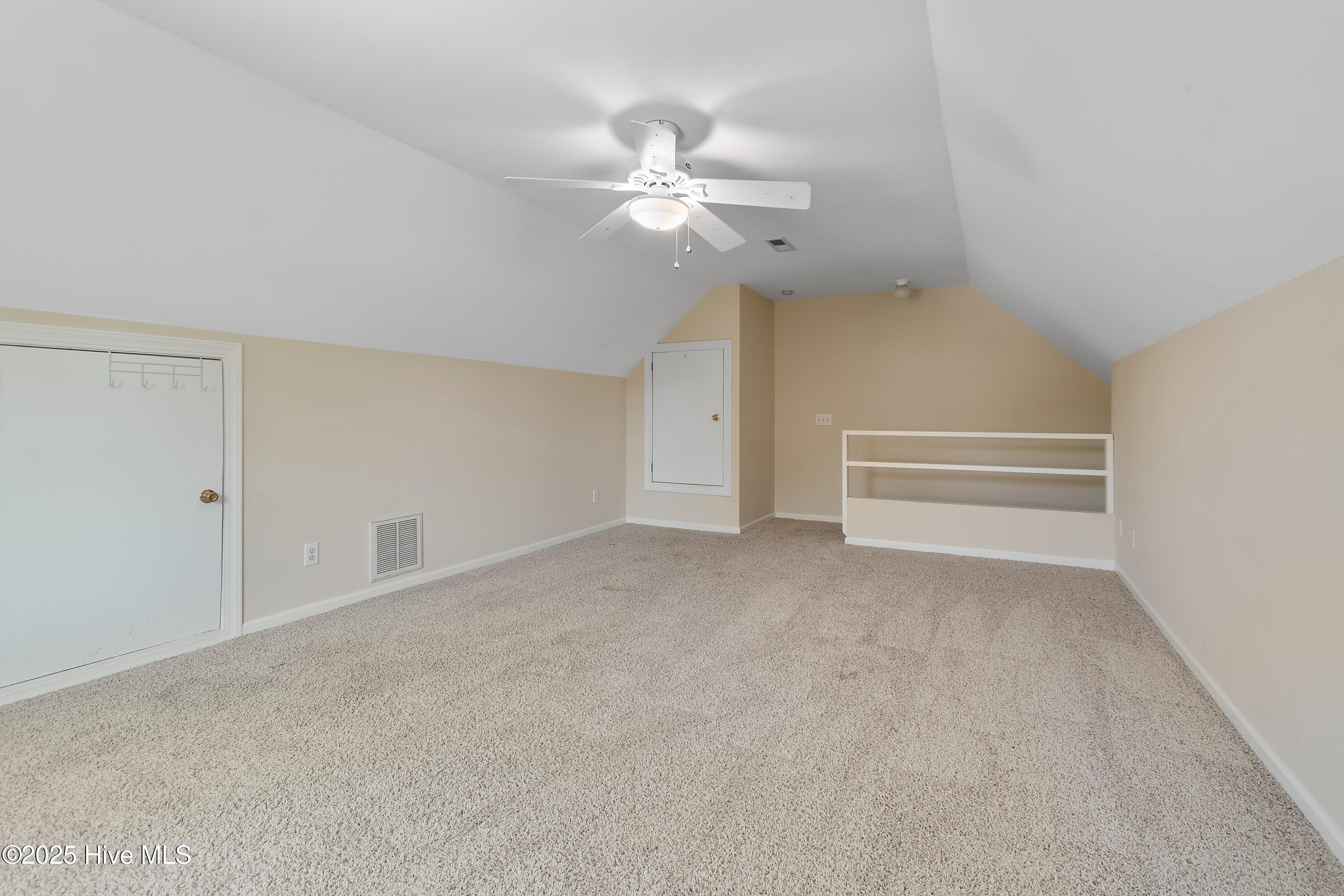 100535708 | Photo 34