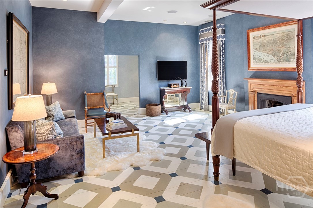 232 E Broughton Street, Savannah, GA, 31401