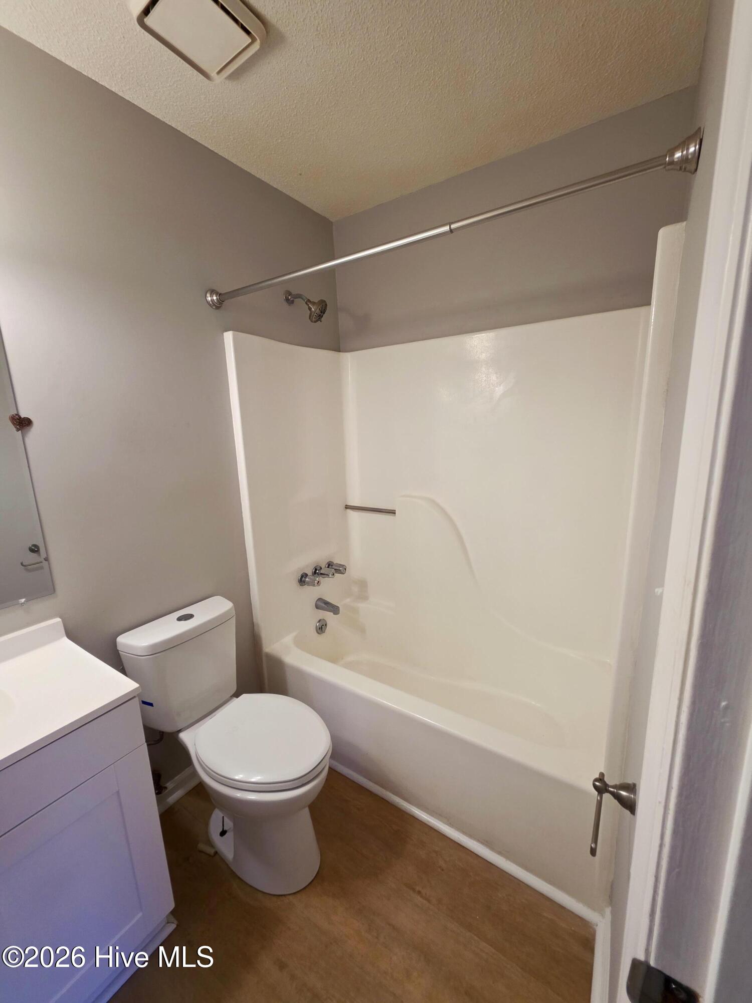 100560805 | Photo 15