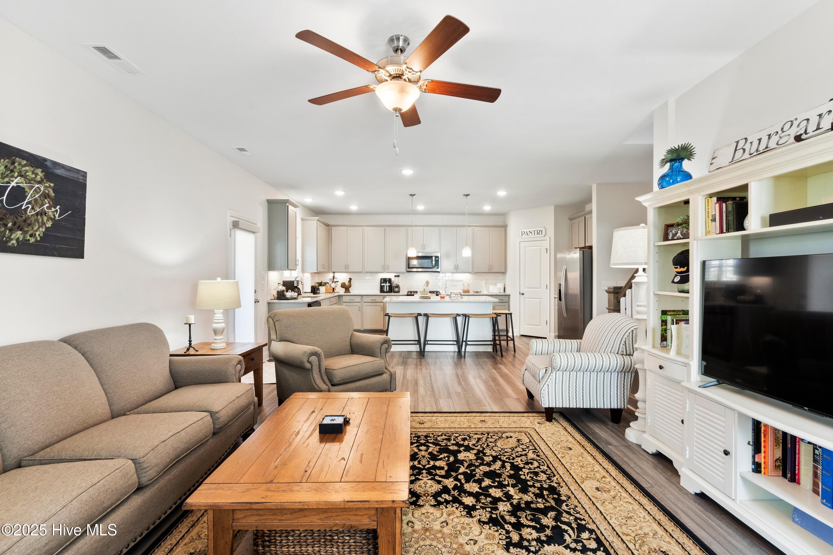 100527071 | Photo 19