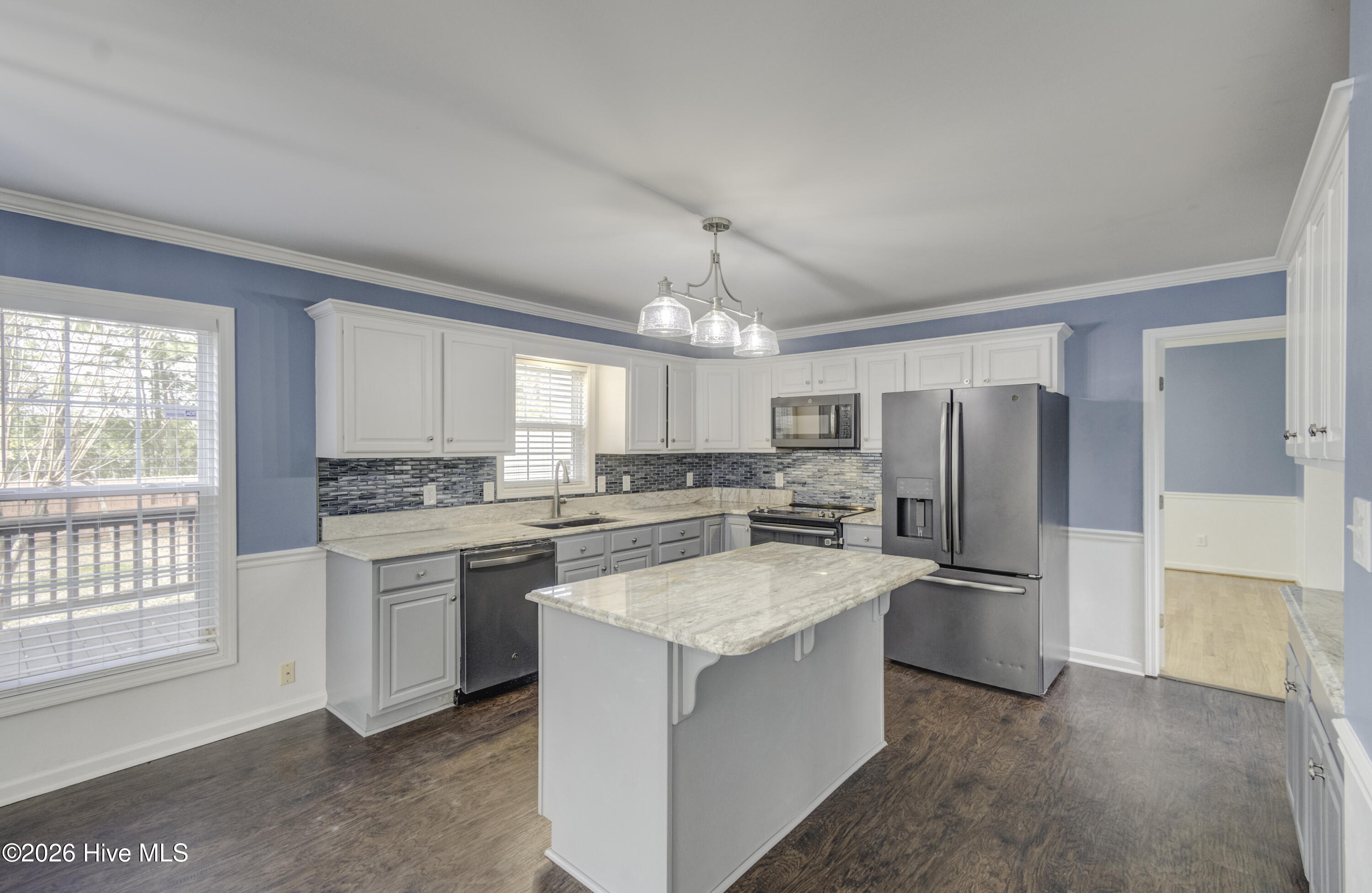 100549263 | Photo 21