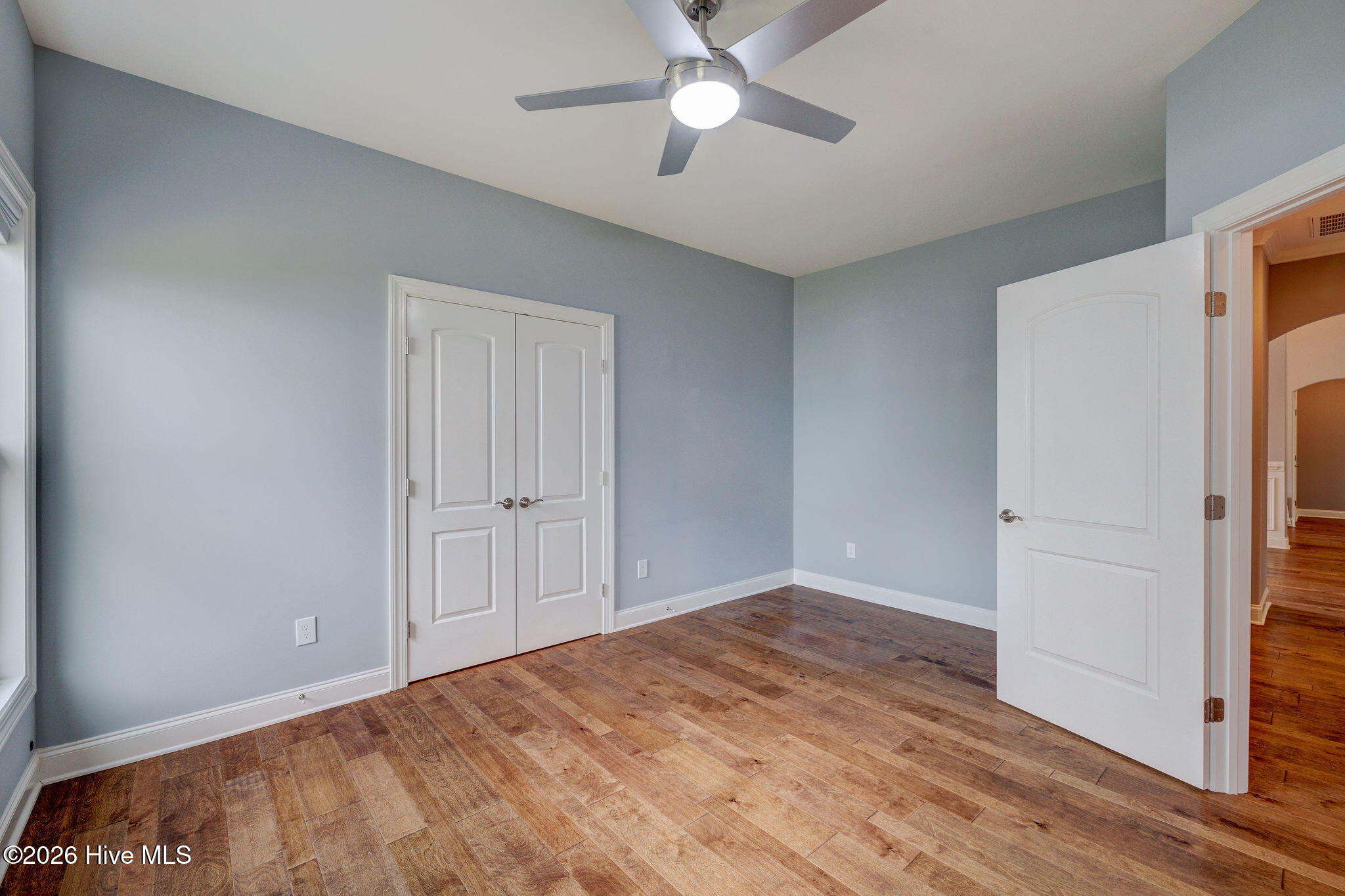 100558232 | Photo 33