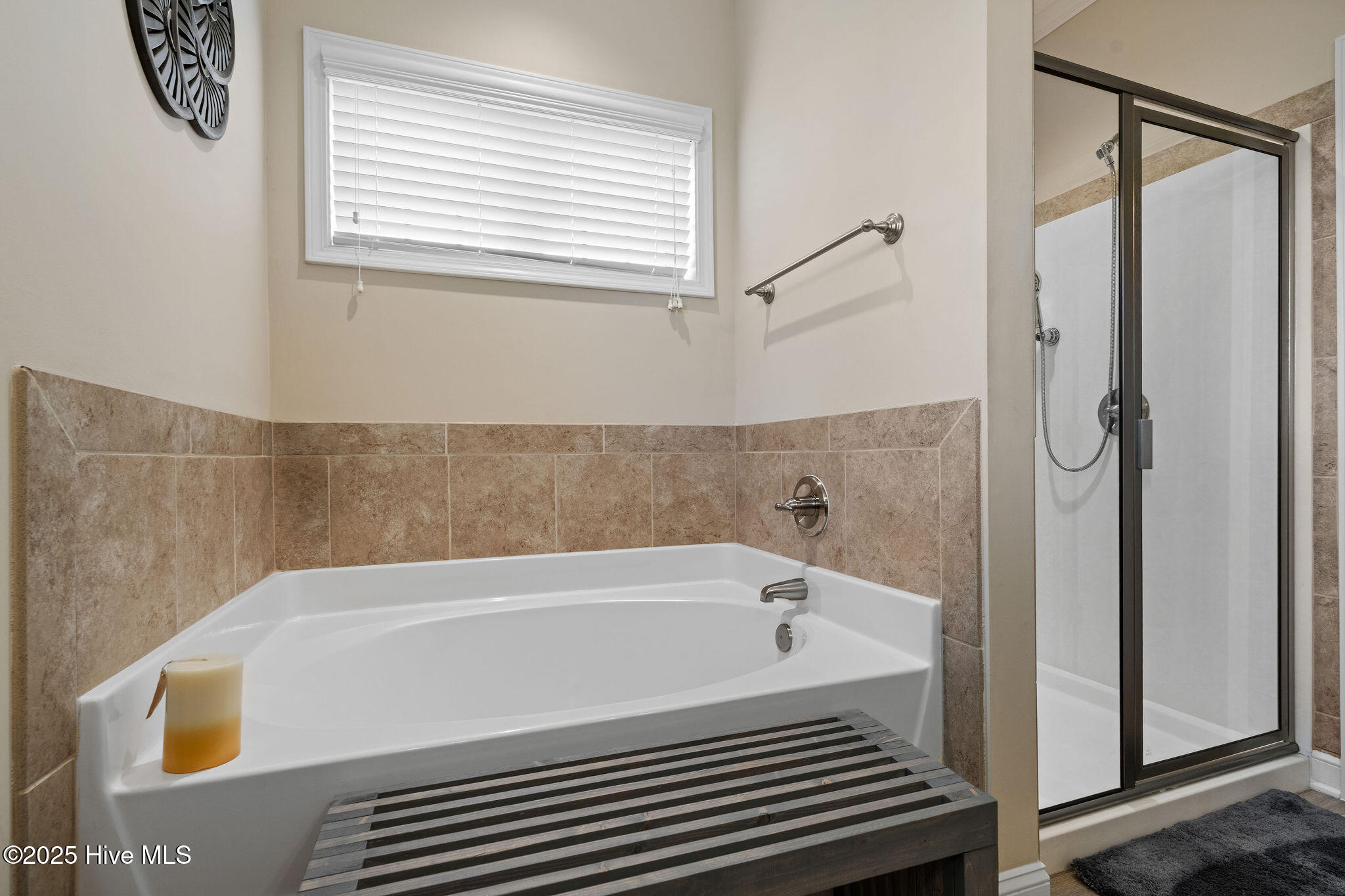 100531104 | Photo 35