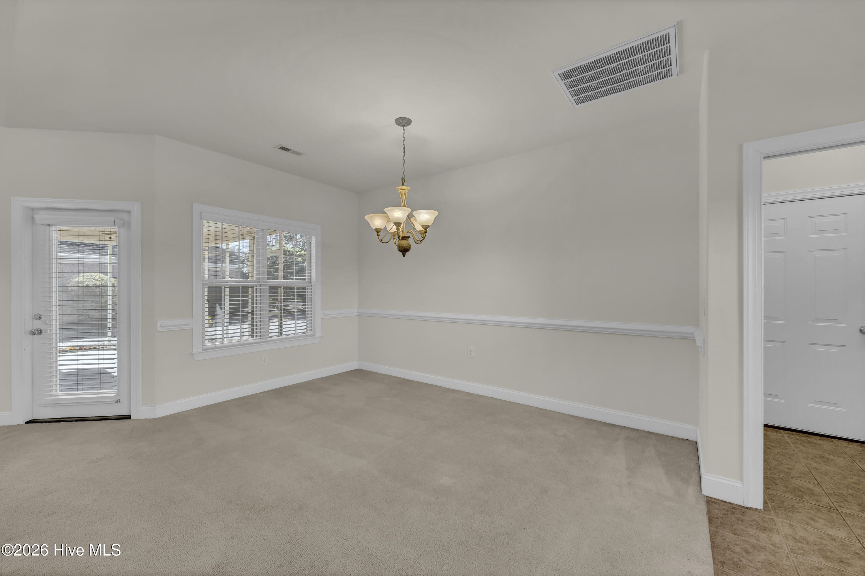 100549247 | Photo 22