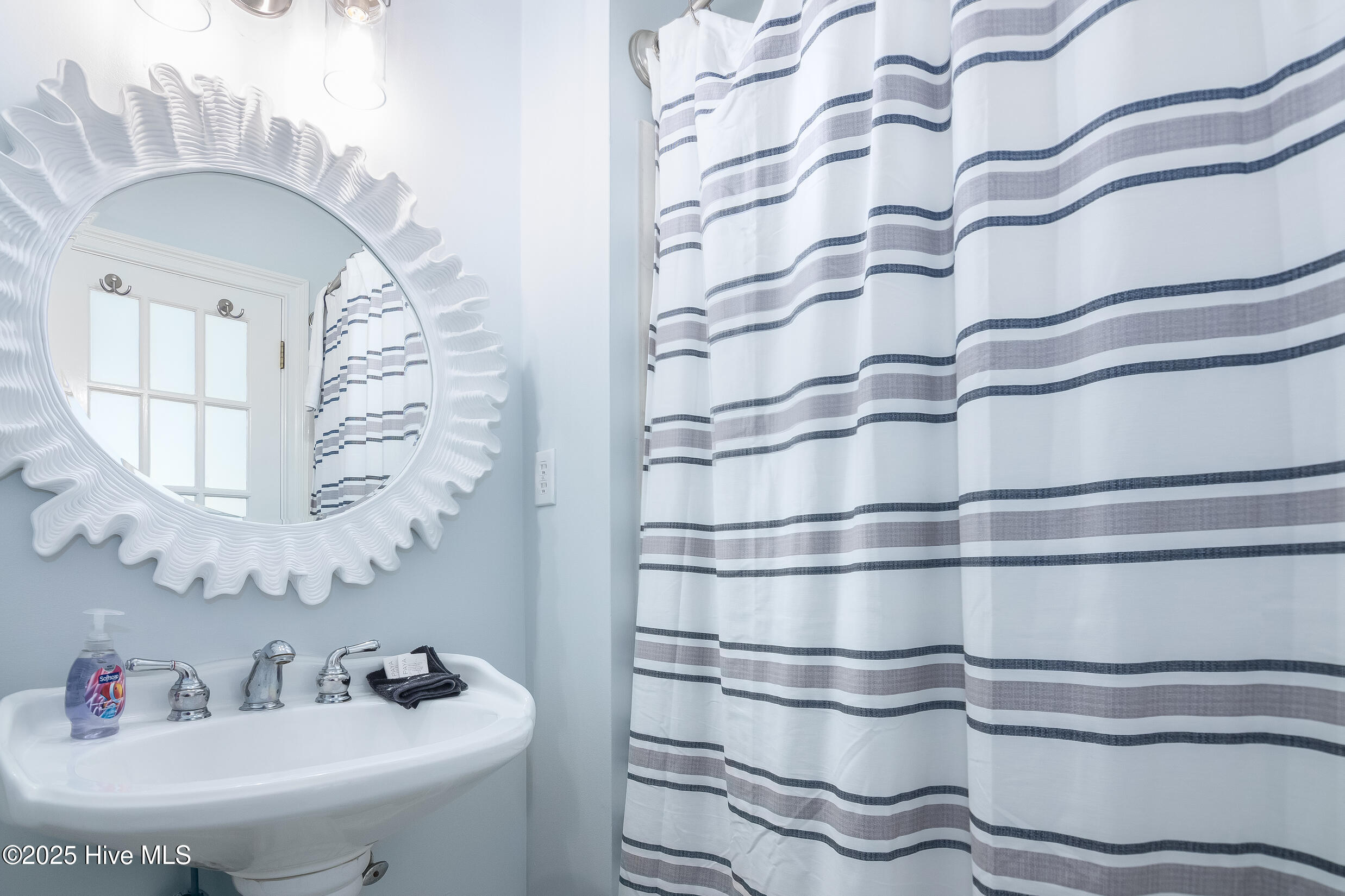 100509749 | Photo 15