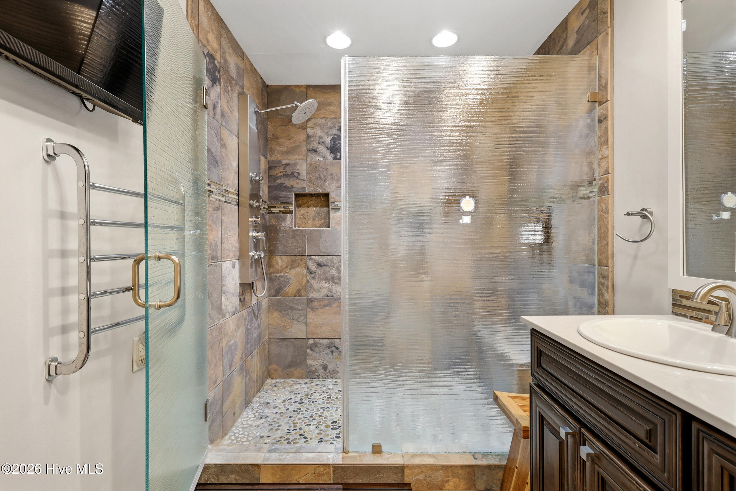 100569323 | Photo 20