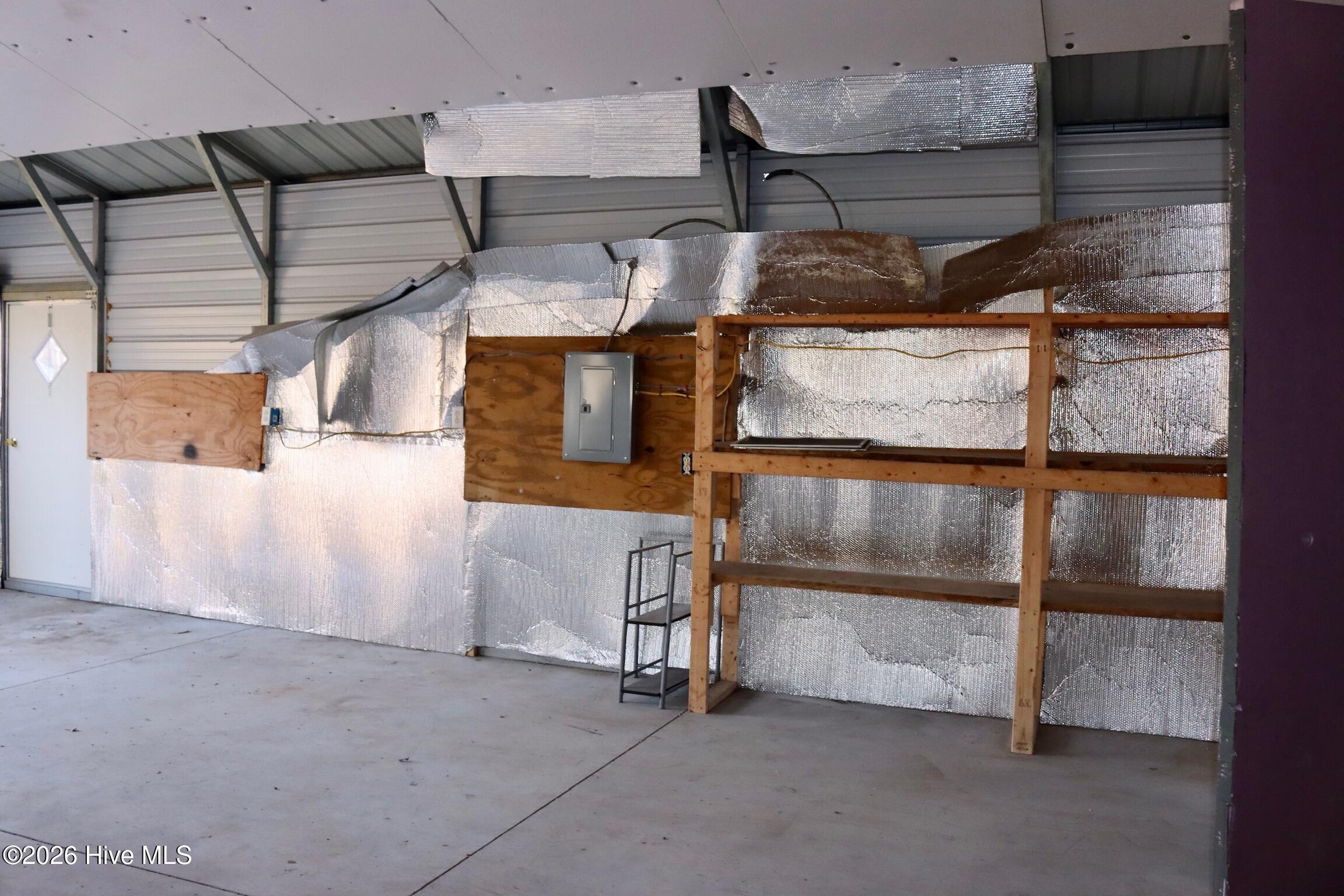 100547933 | Photo 15