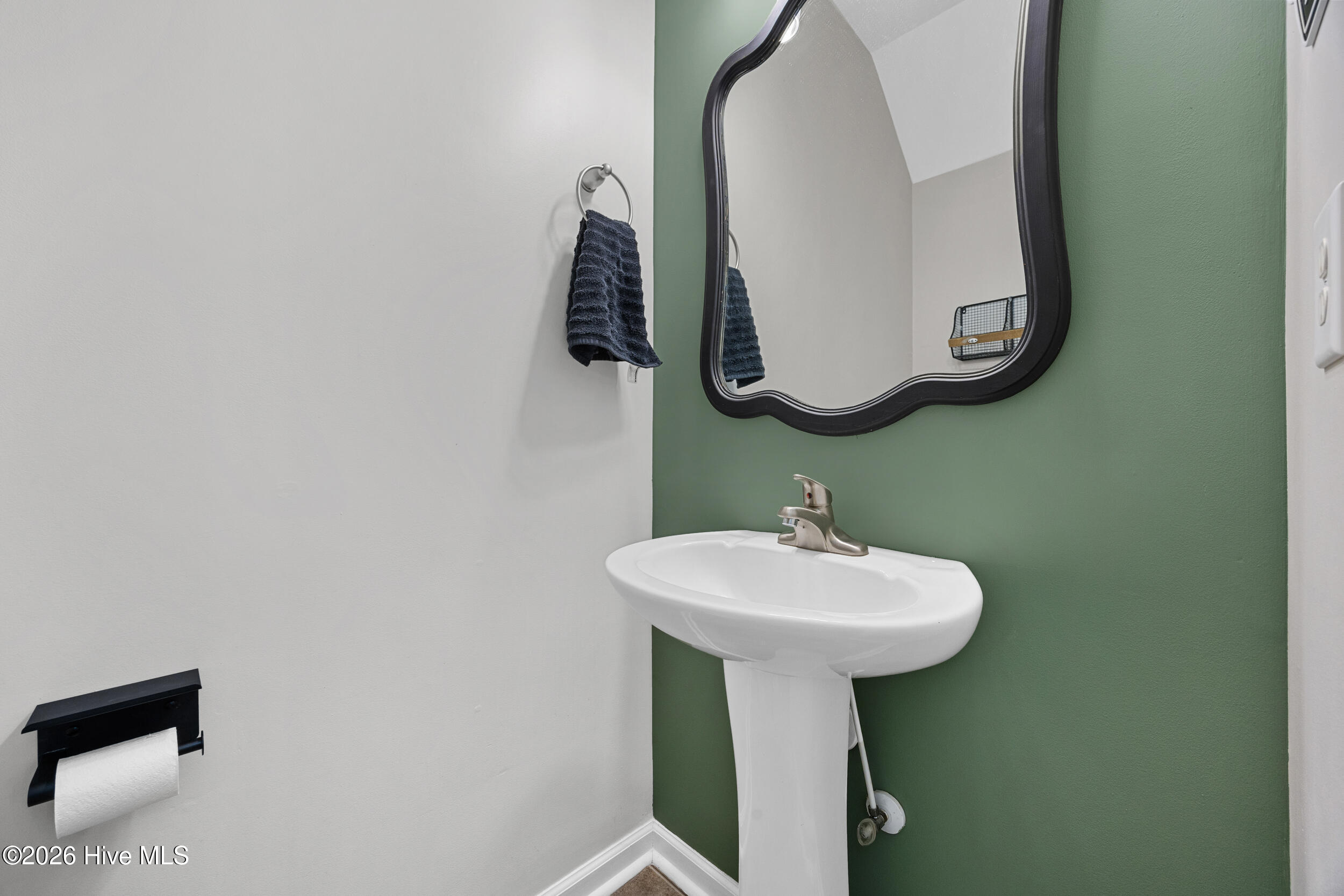 100567272 | Photo 12