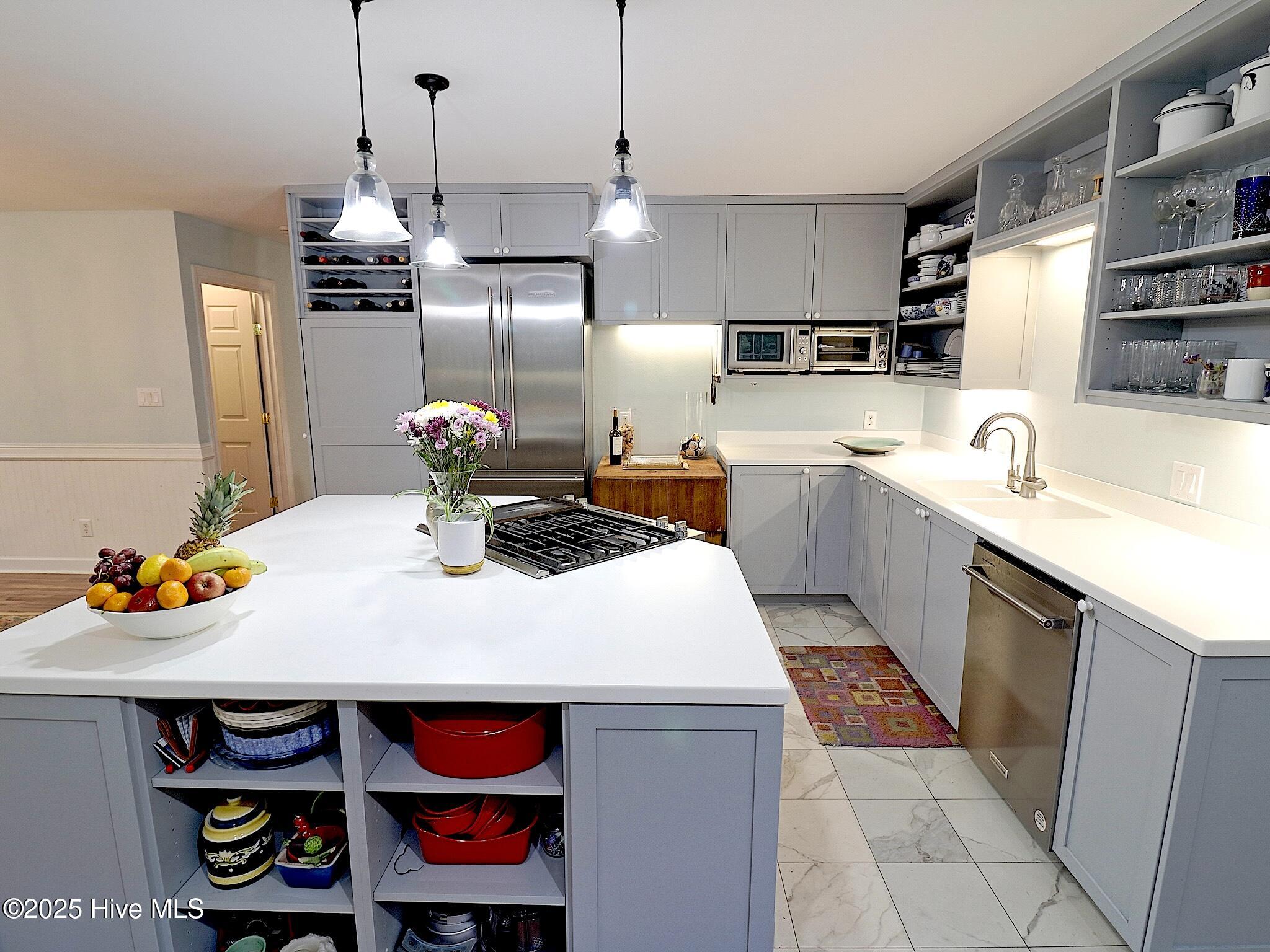 100504796 | Photo 23